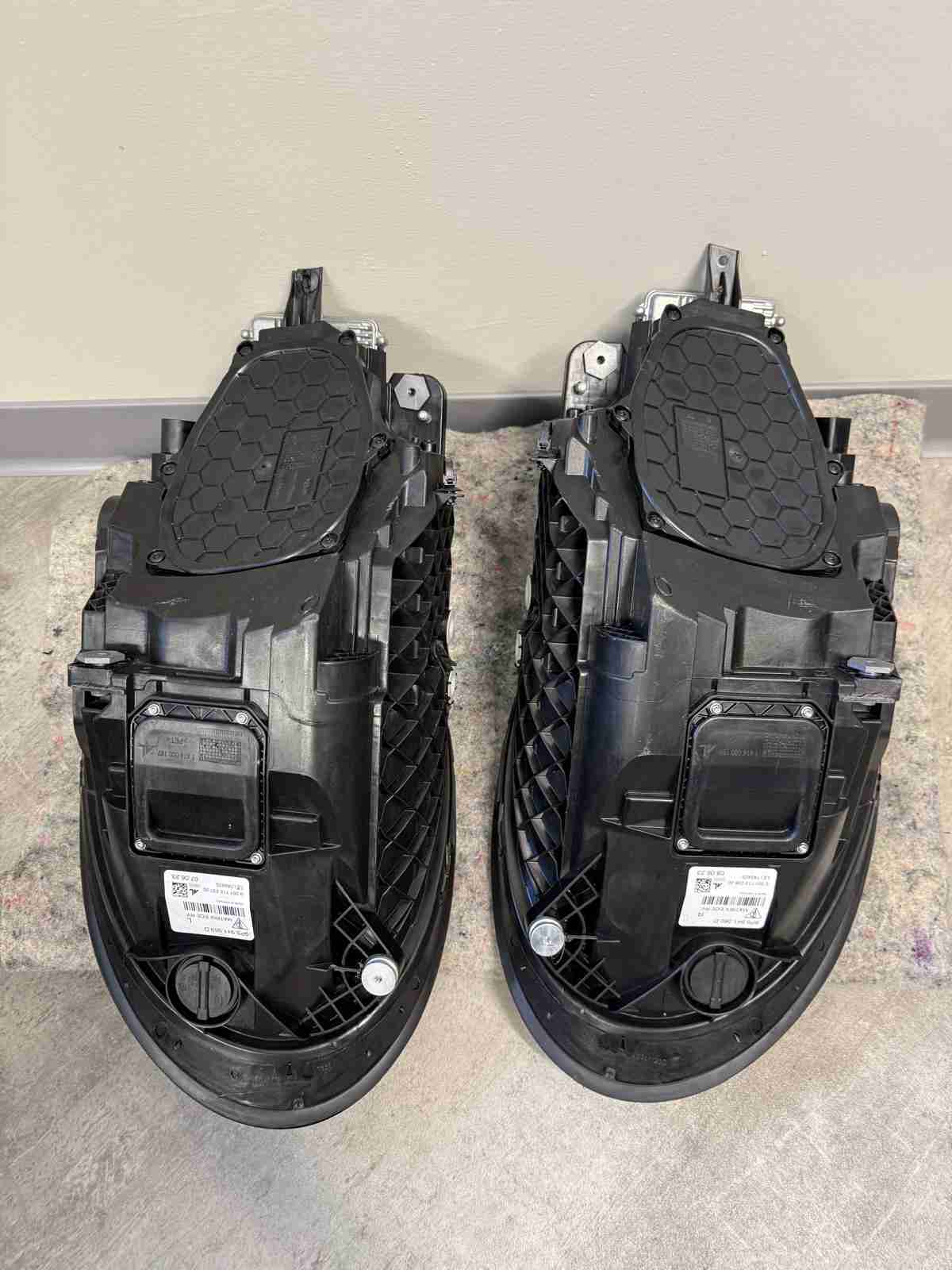 Фара правая Porsche 911 00000021