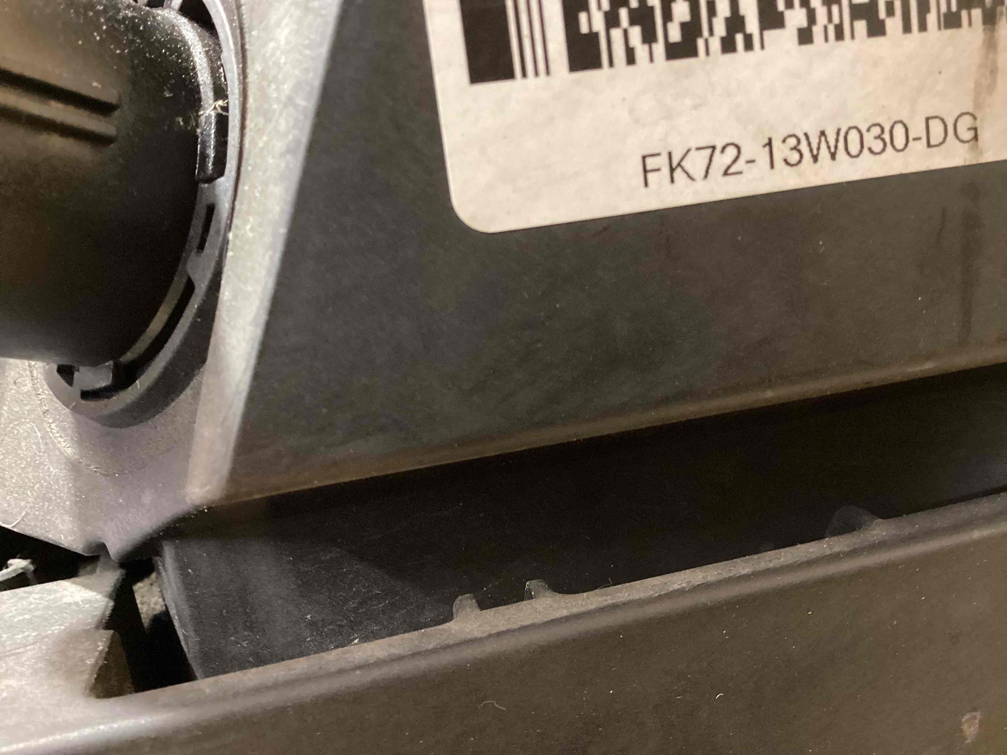 Фара правая Land Rover Discovery Sport L550 010426-103