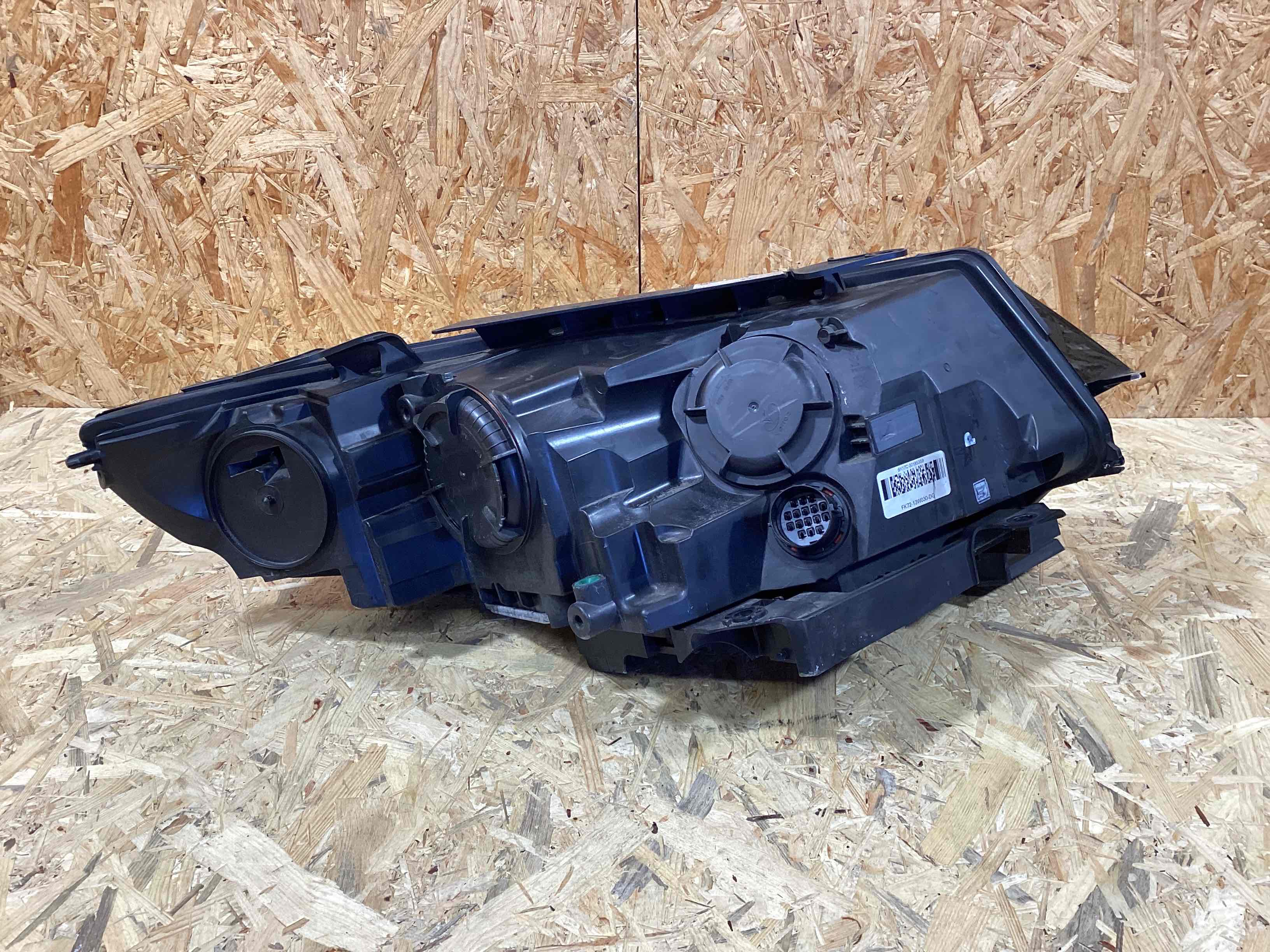 Фара правая Land Rover Discovery Sport L550 010426-103