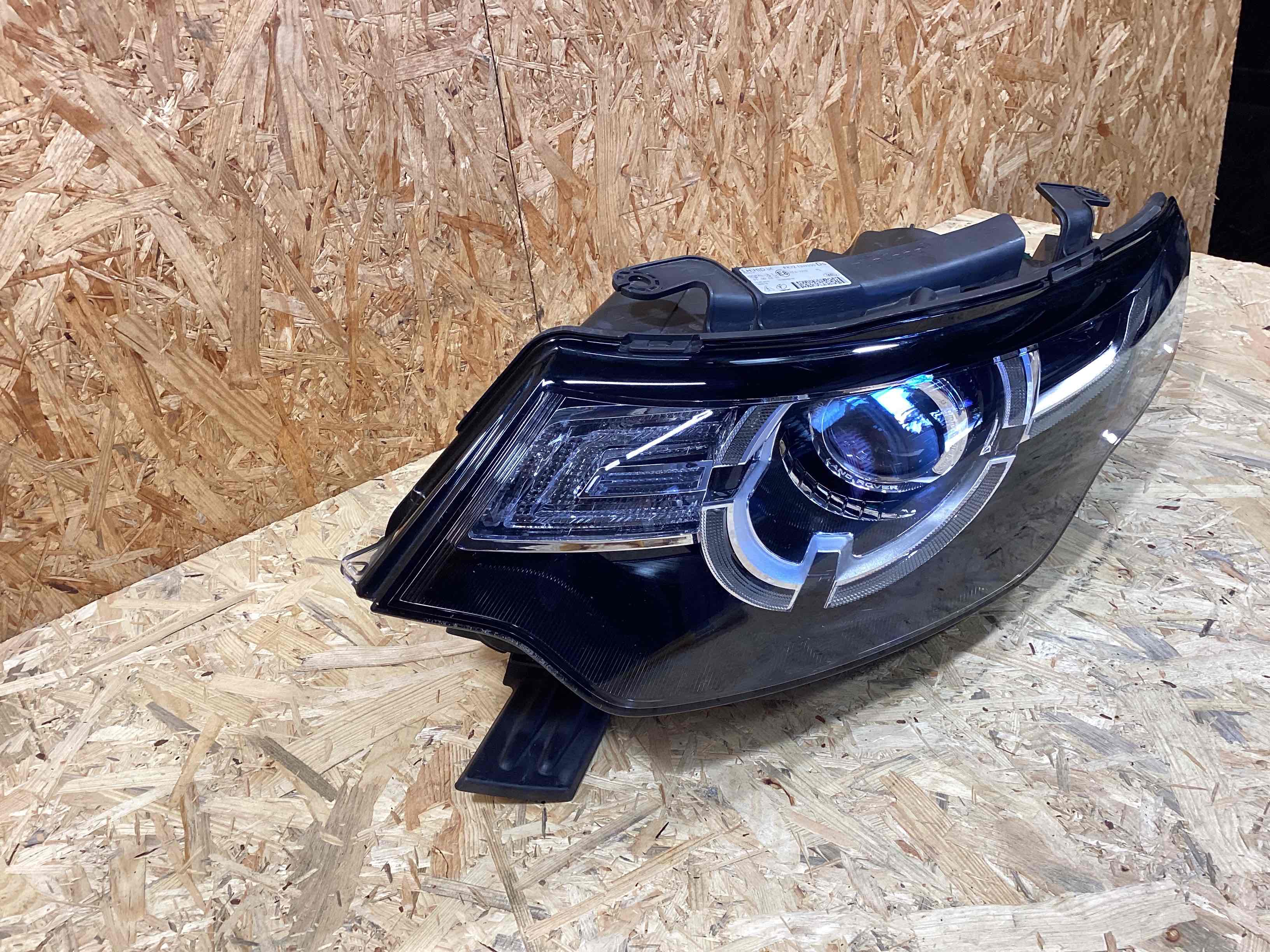 Фара правая Land Rover Discovery Sport L550 010426-103