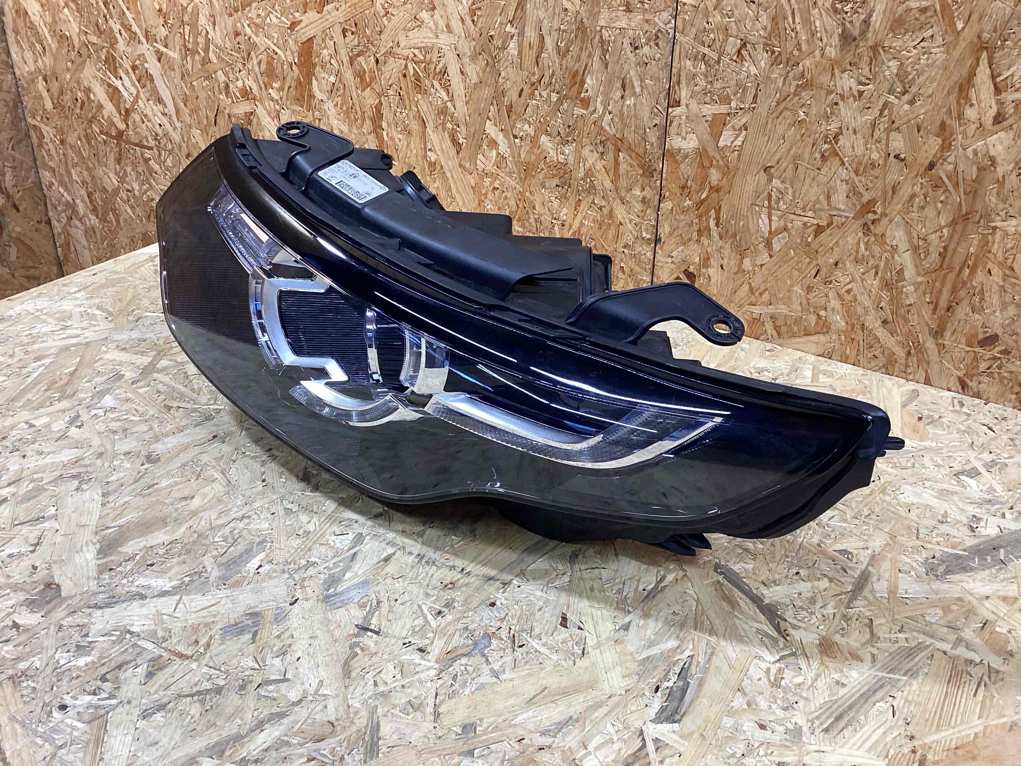 Фара правая Land Rover Discovery Sport L550 010426-103