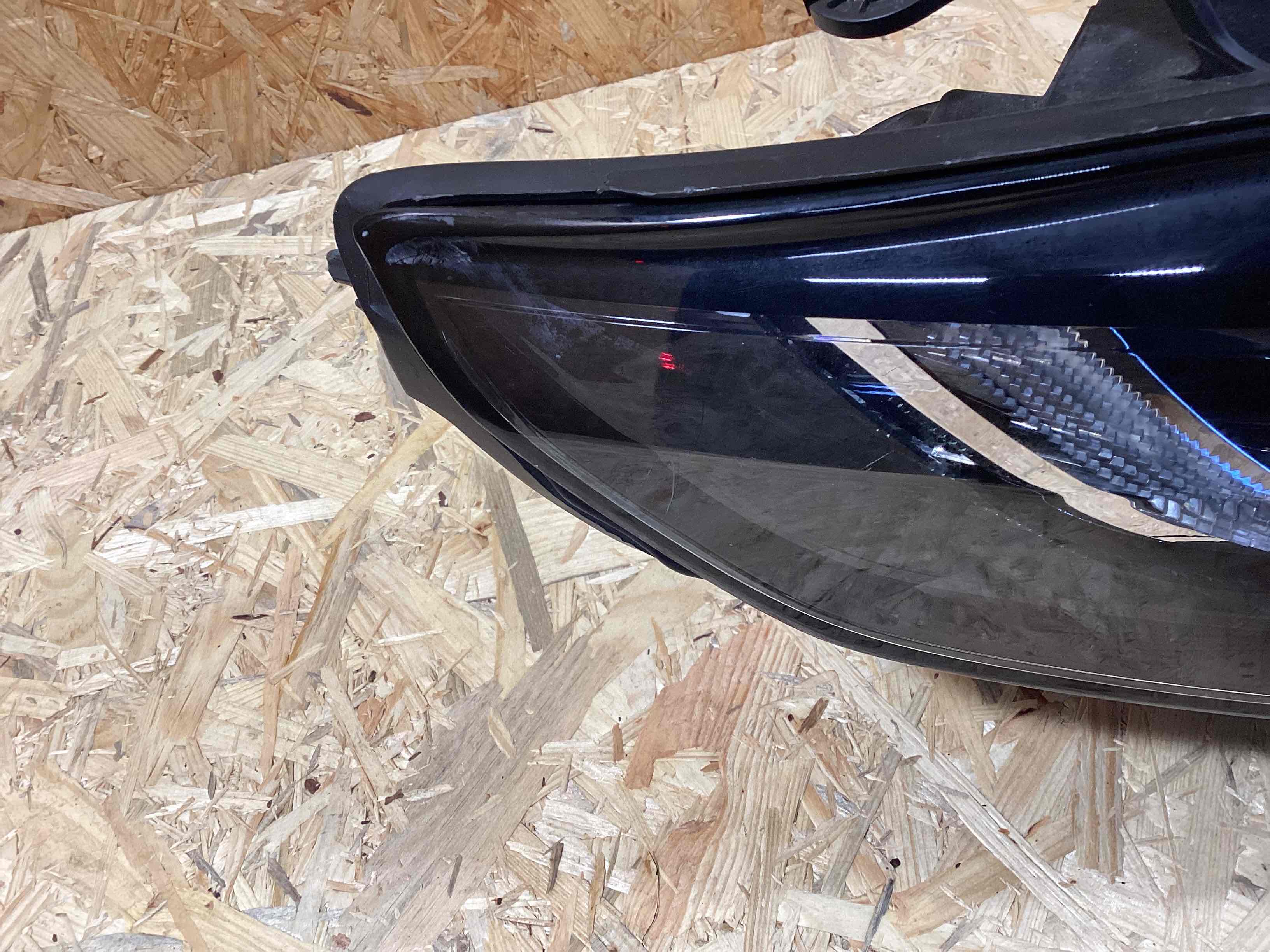 Фара правая Land Rover Discovery Sport L550 010426-103