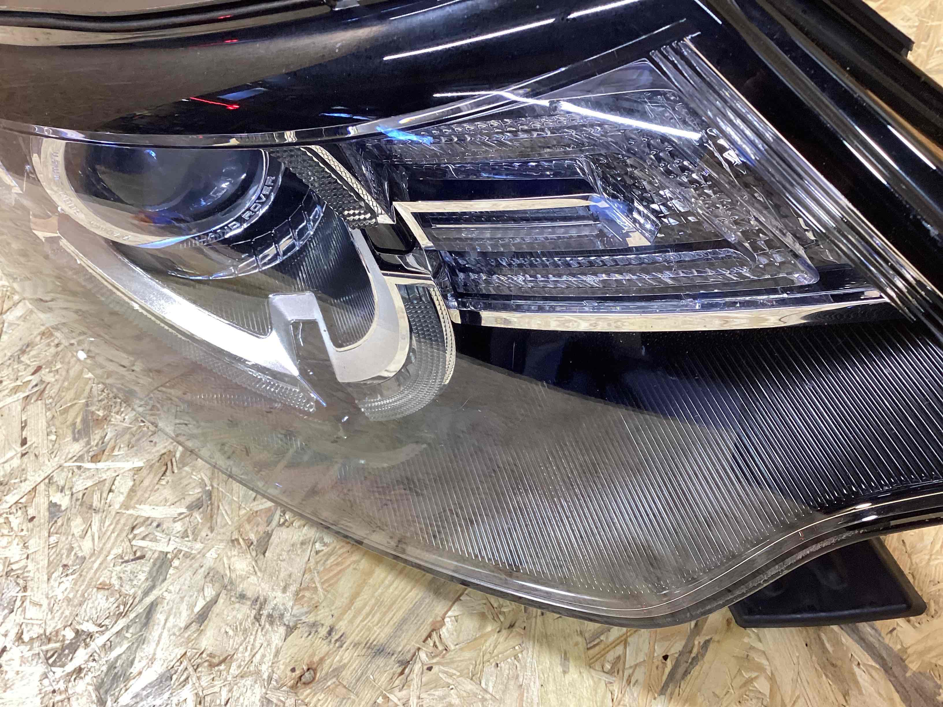 Фара правая Land Rover Discovery Sport L550 010426-103