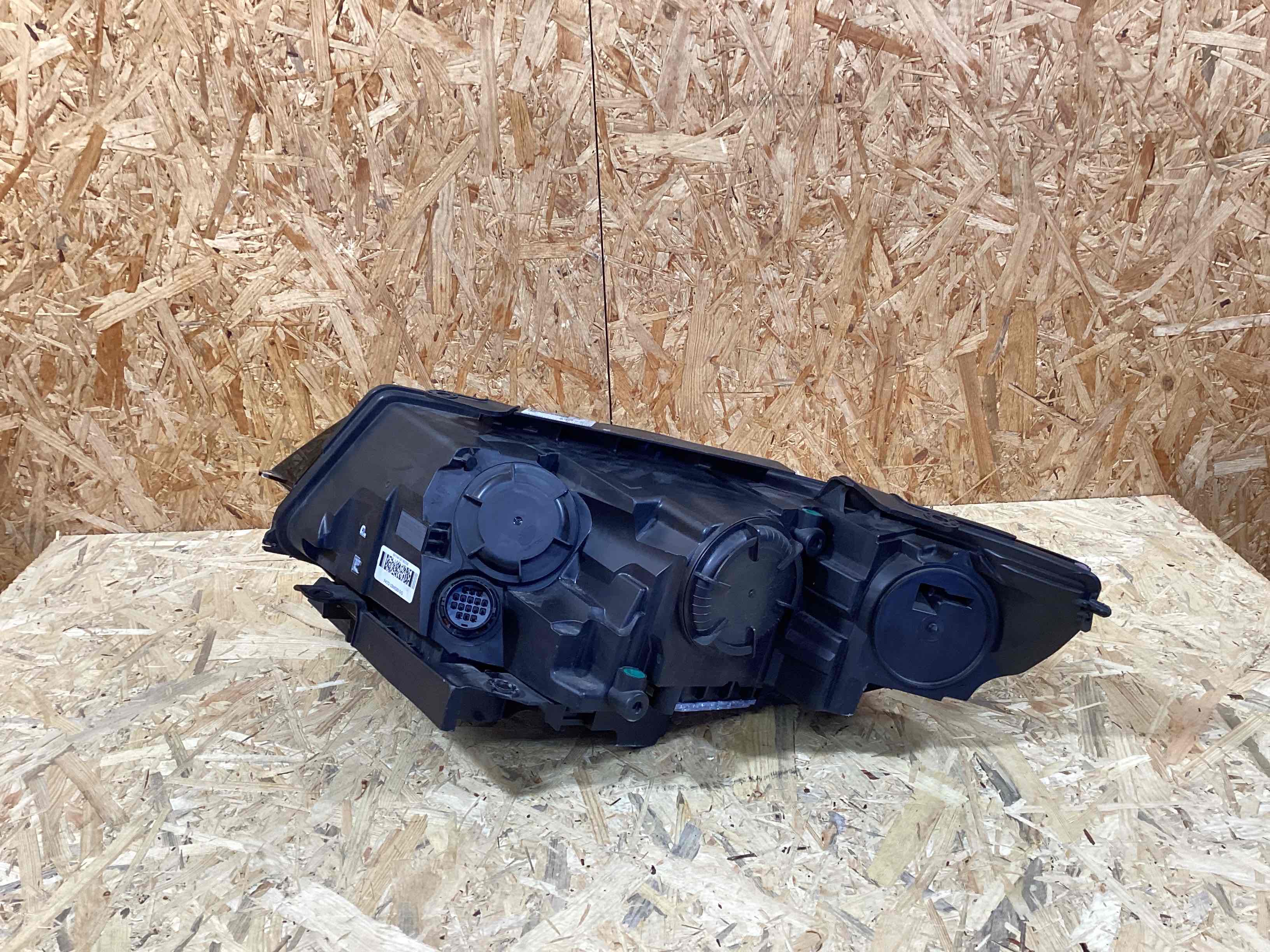 Фара правая Land Rover Discovery Sport L550 010426-103