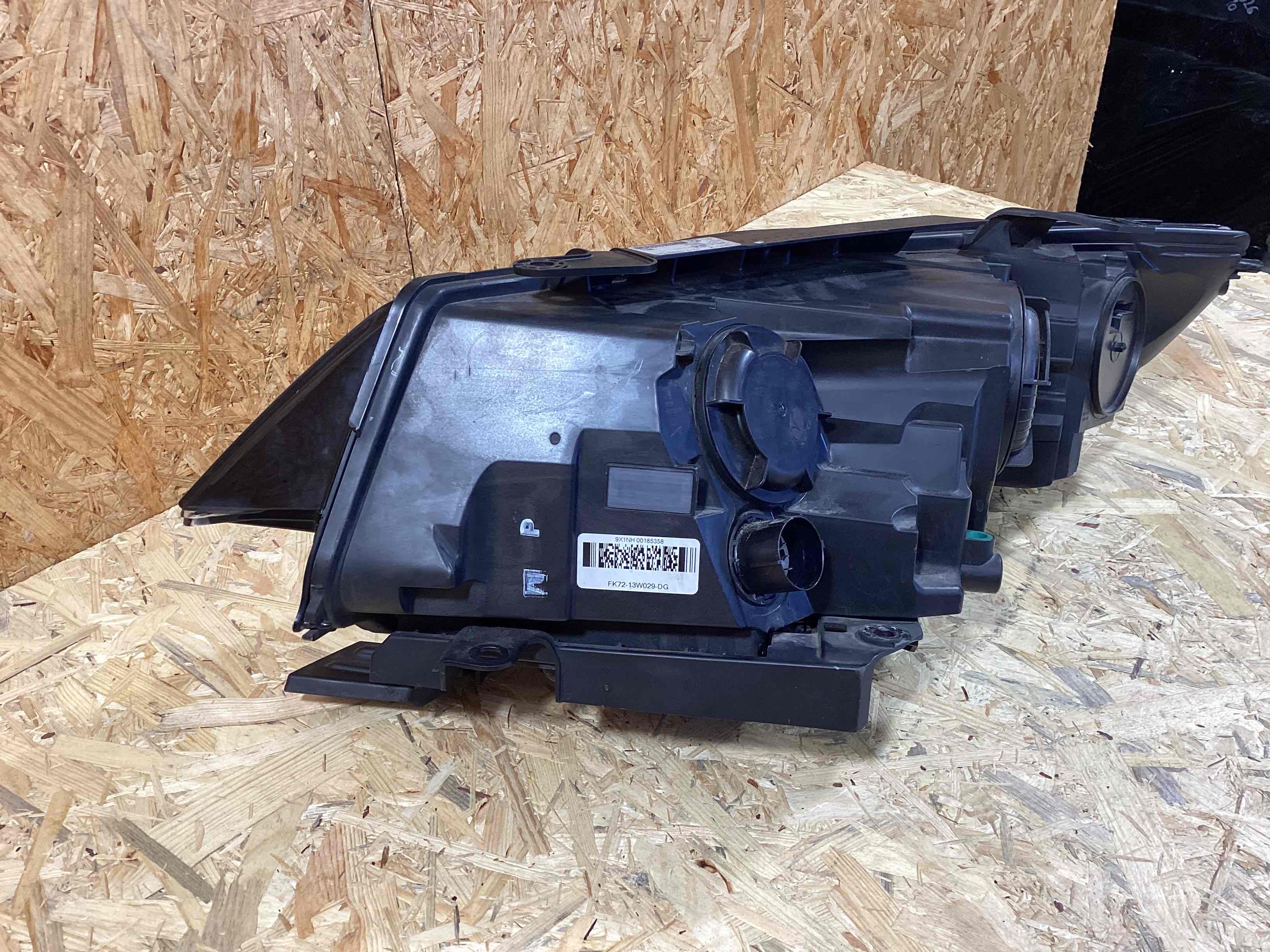 Фара правая Land Rover Discovery Sport L550 010426-103