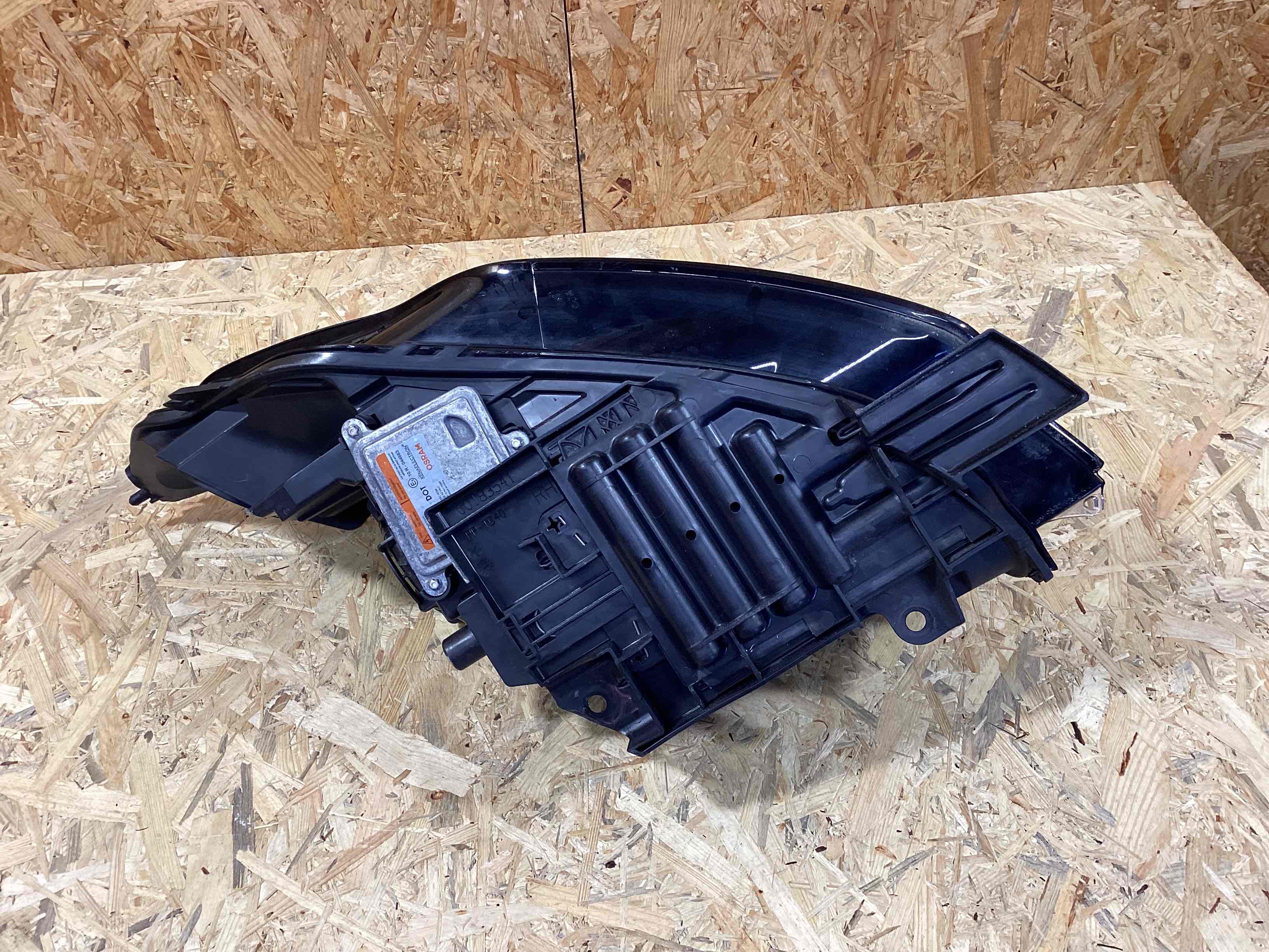 Фара правая Land Rover Discovery Sport L550 010426-103