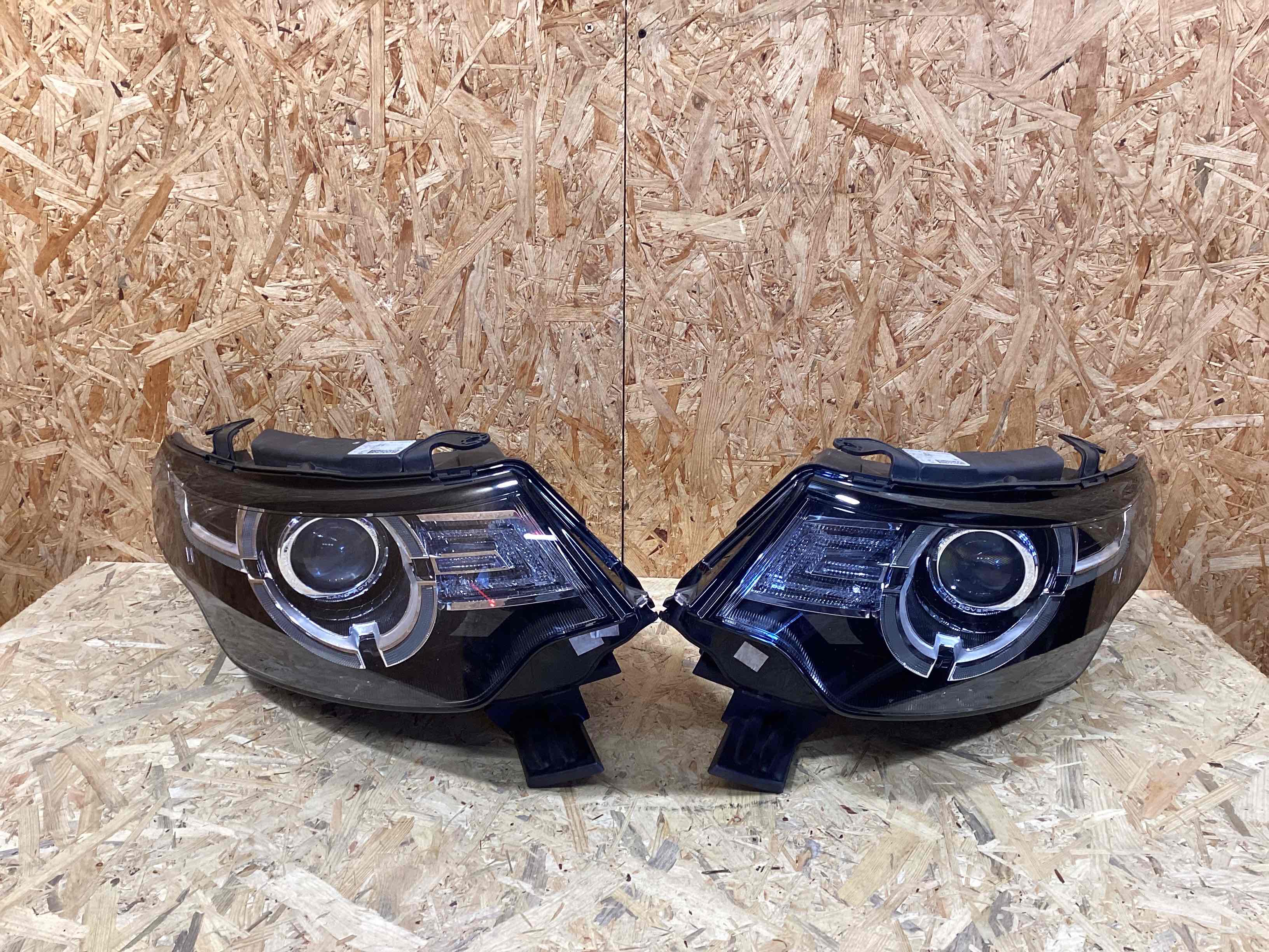 Фара правая Land Rover Discovery Sport L550 010426-103