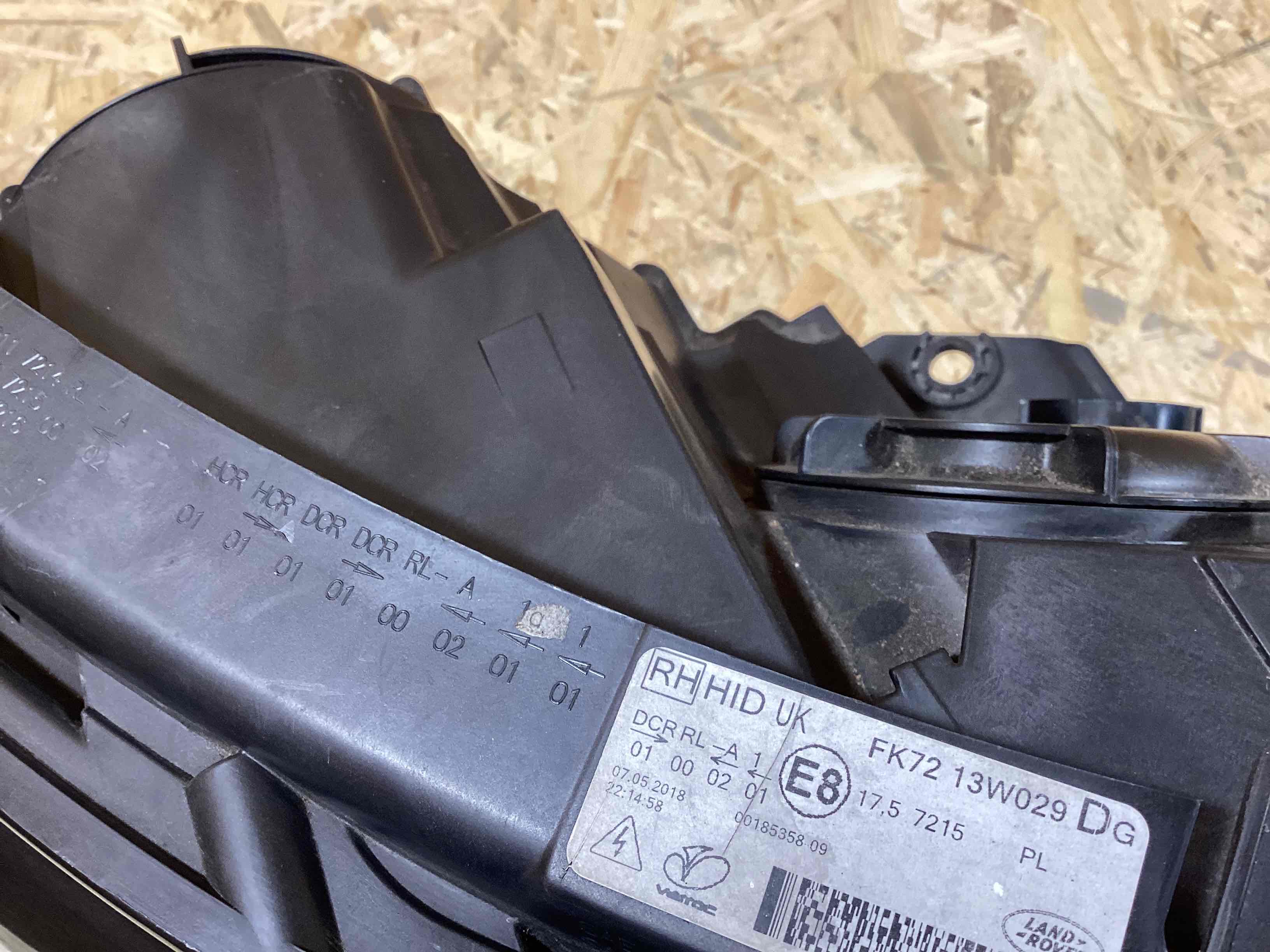 Фара левая Land Rover Discovery Sport L550 010426-104