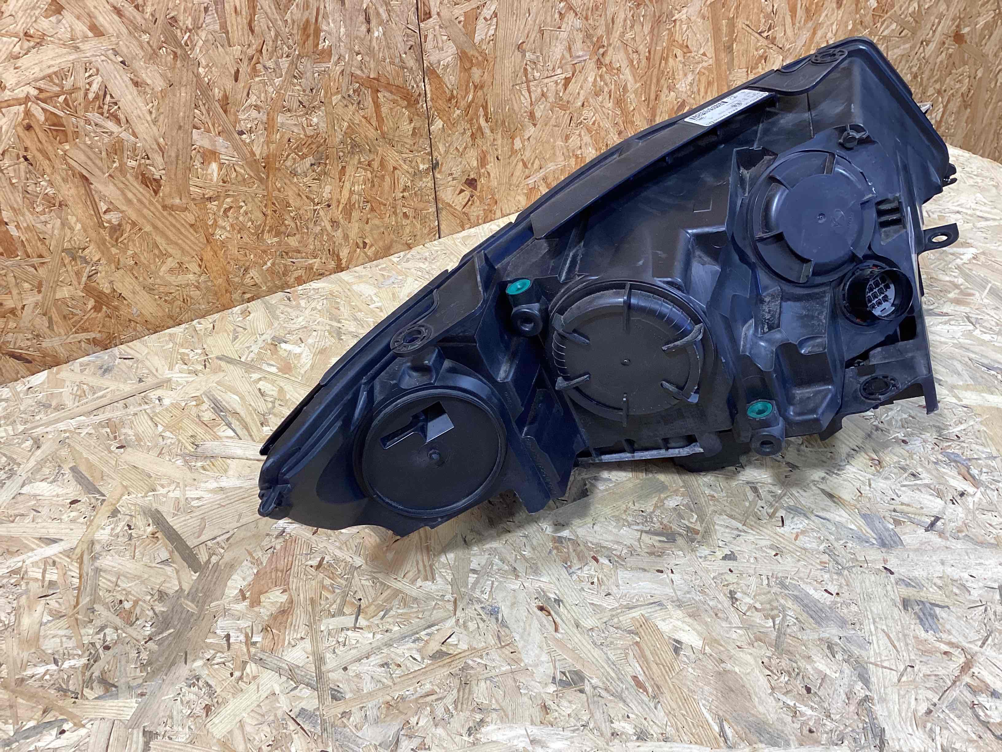 Фара левая Land Rover Discovery Sport L550 010426-104