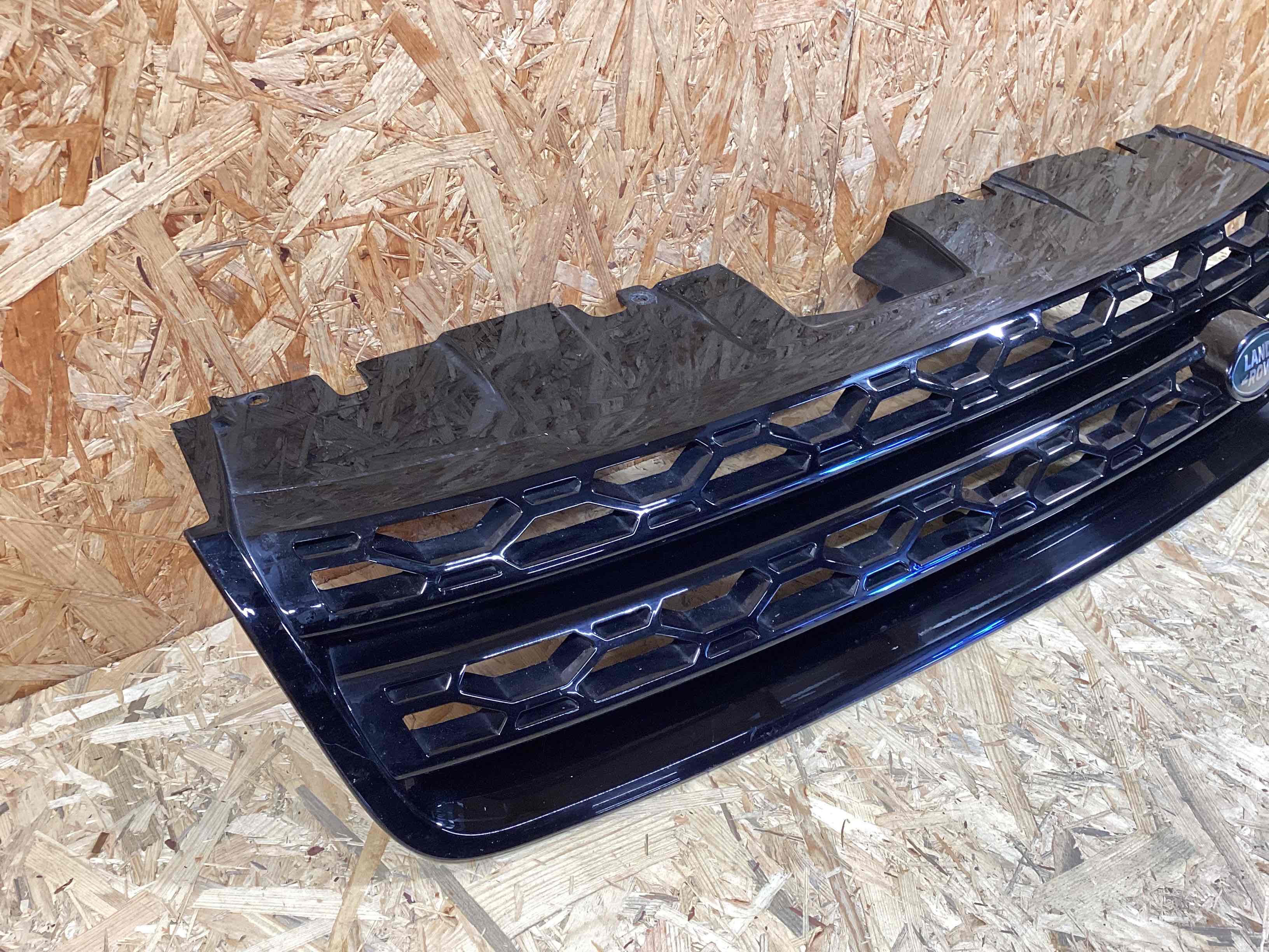 Решетка радиатора Land Rover Discovery Sport L550 010426-106