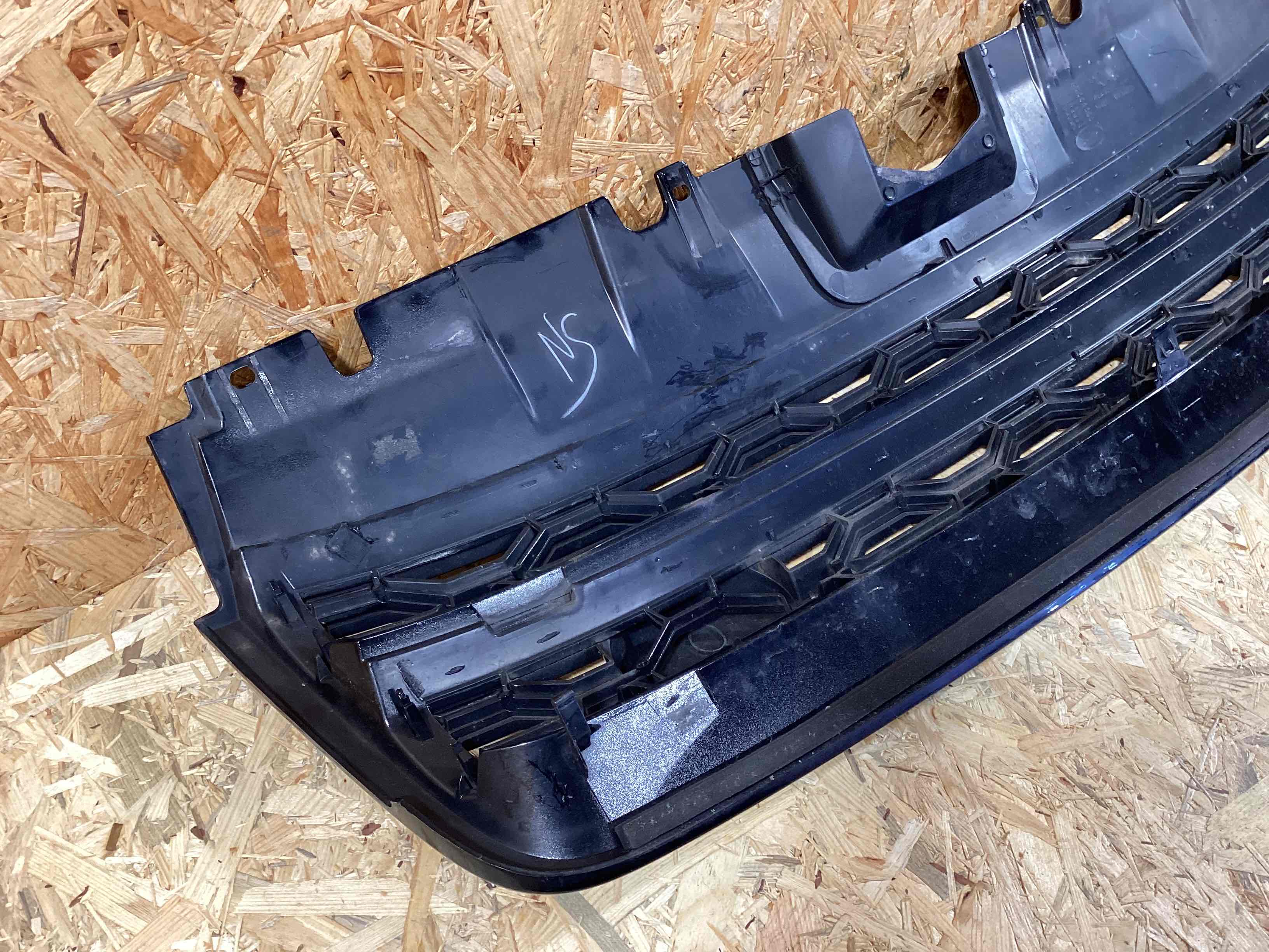 Решетка радиатора Land Rover Discovery Sport L550 010426-106