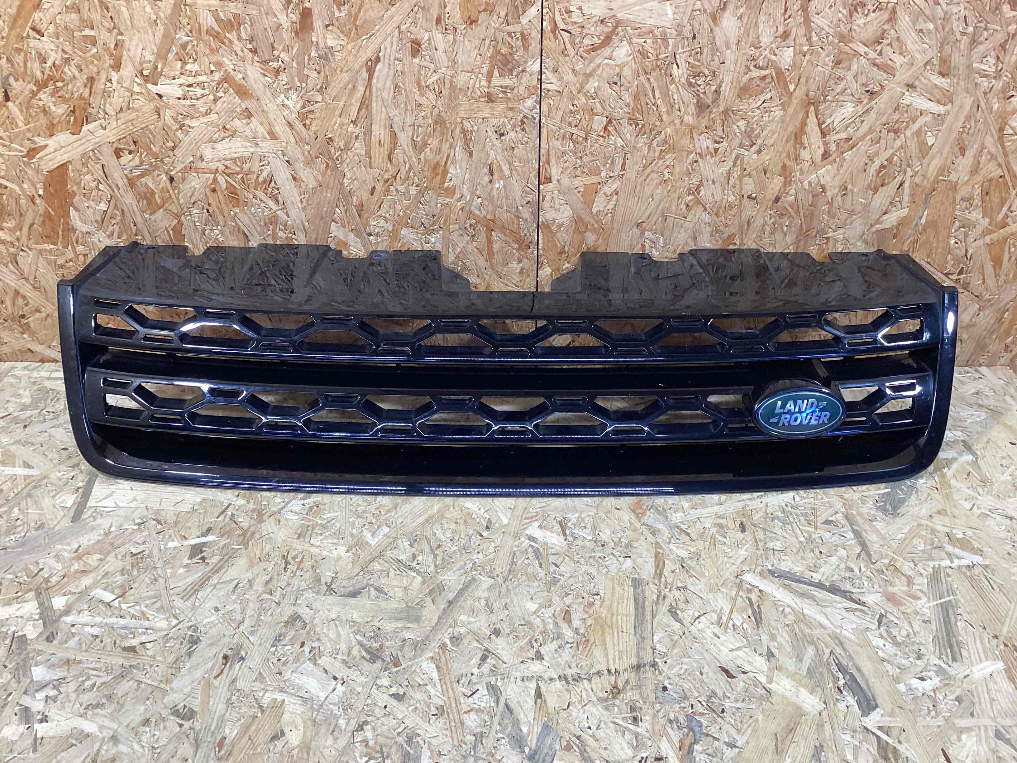 Решетка радиатора Land Rover Discovery Sport L550 010426-106