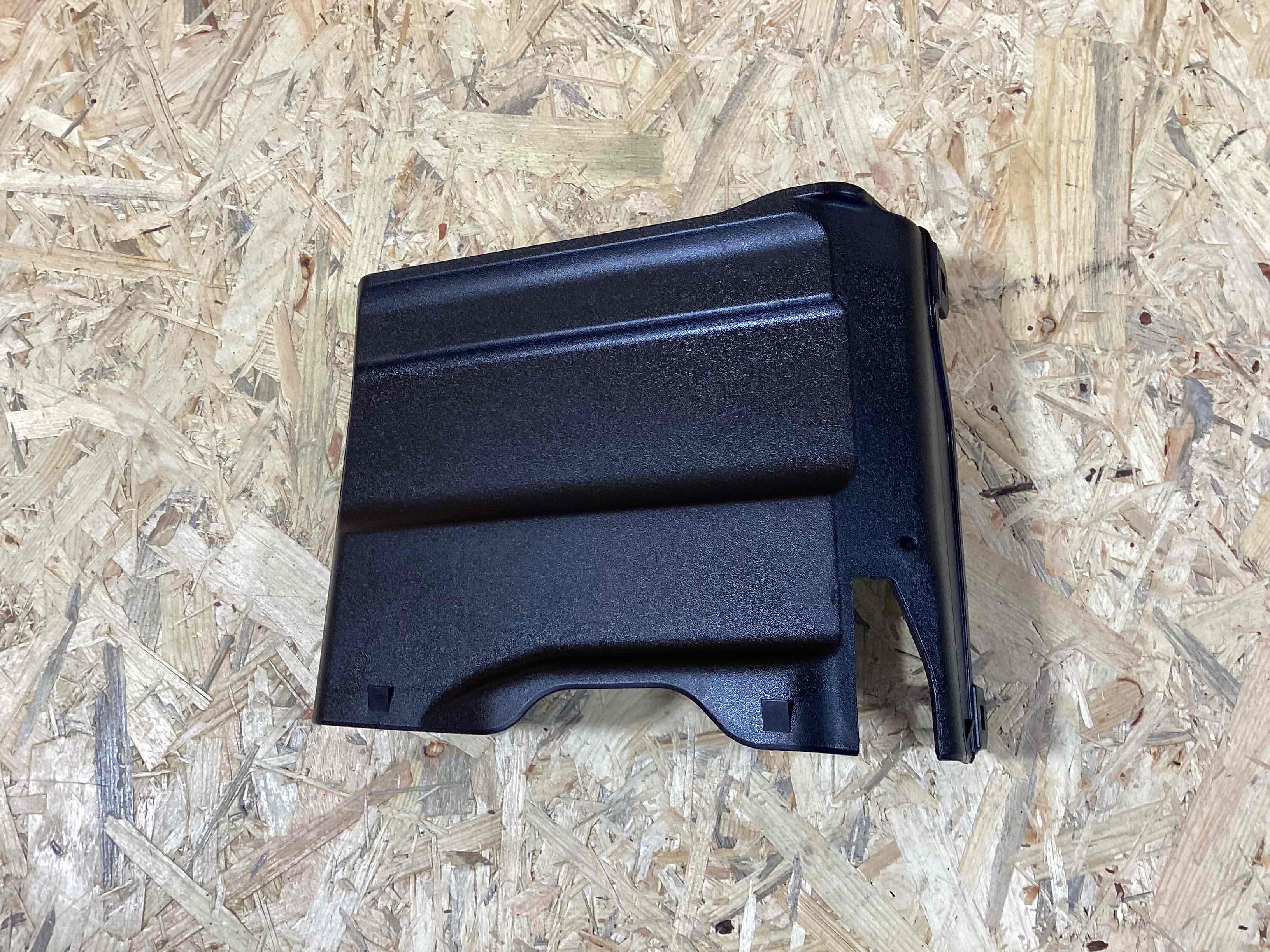 Полка аккумулятора, крышка, крепление (площадка АКБ) Land Rover Discovery Sport L550 010426-108