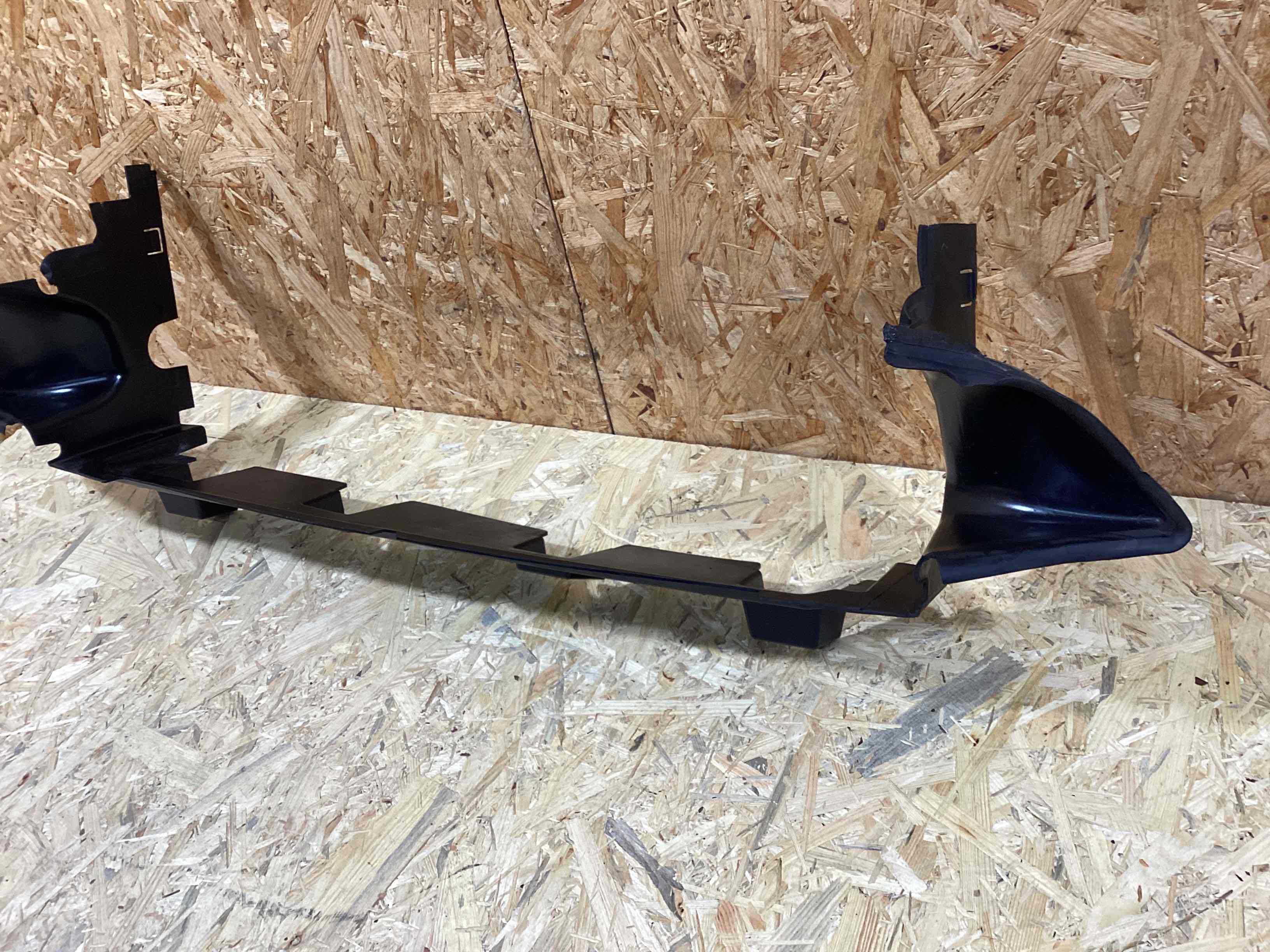 Воздуховод Land Rover Discovery Sport L550 010426-109