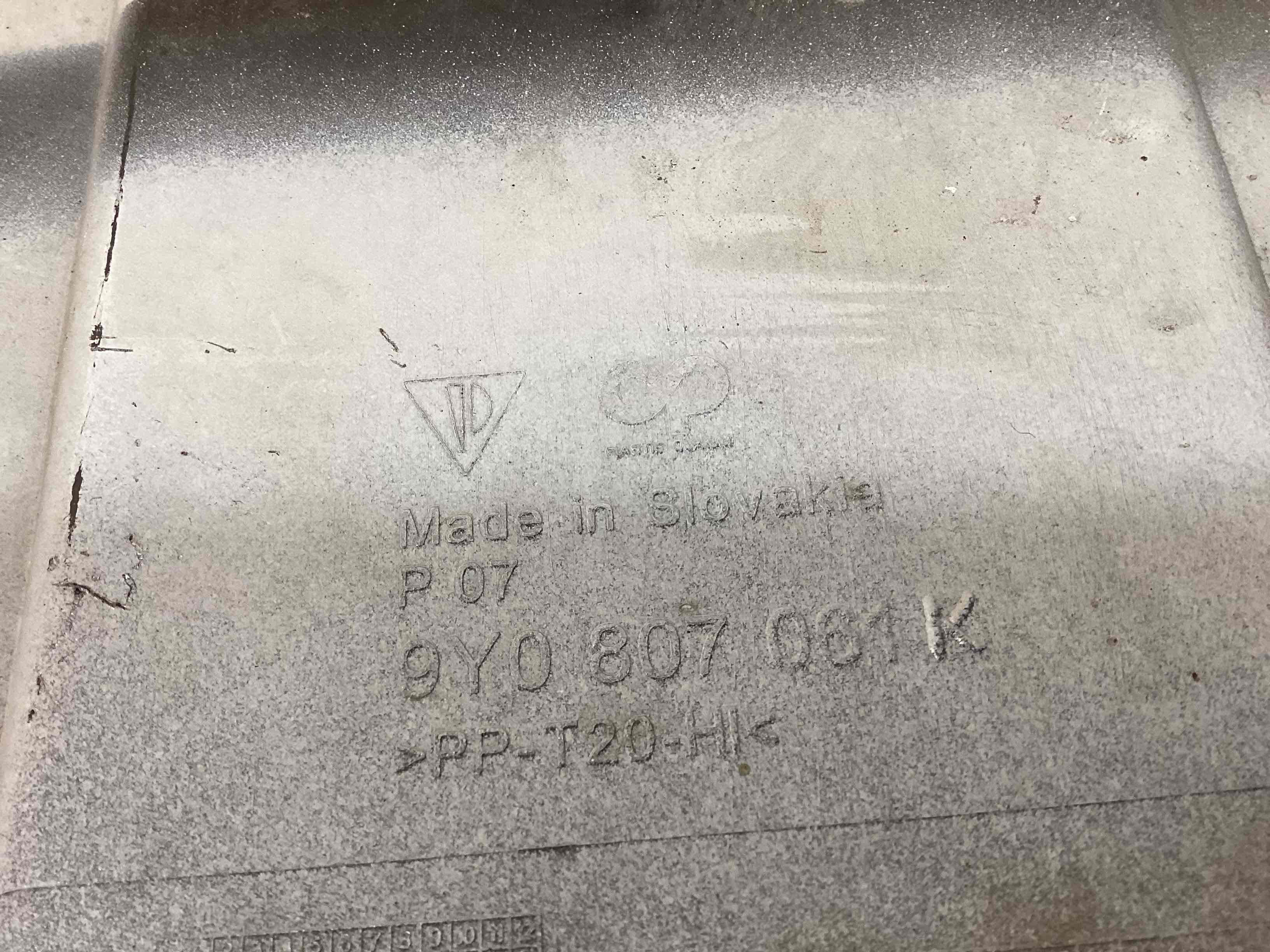 Юбка бампера нижняя Porsche Cayenne 010626-104