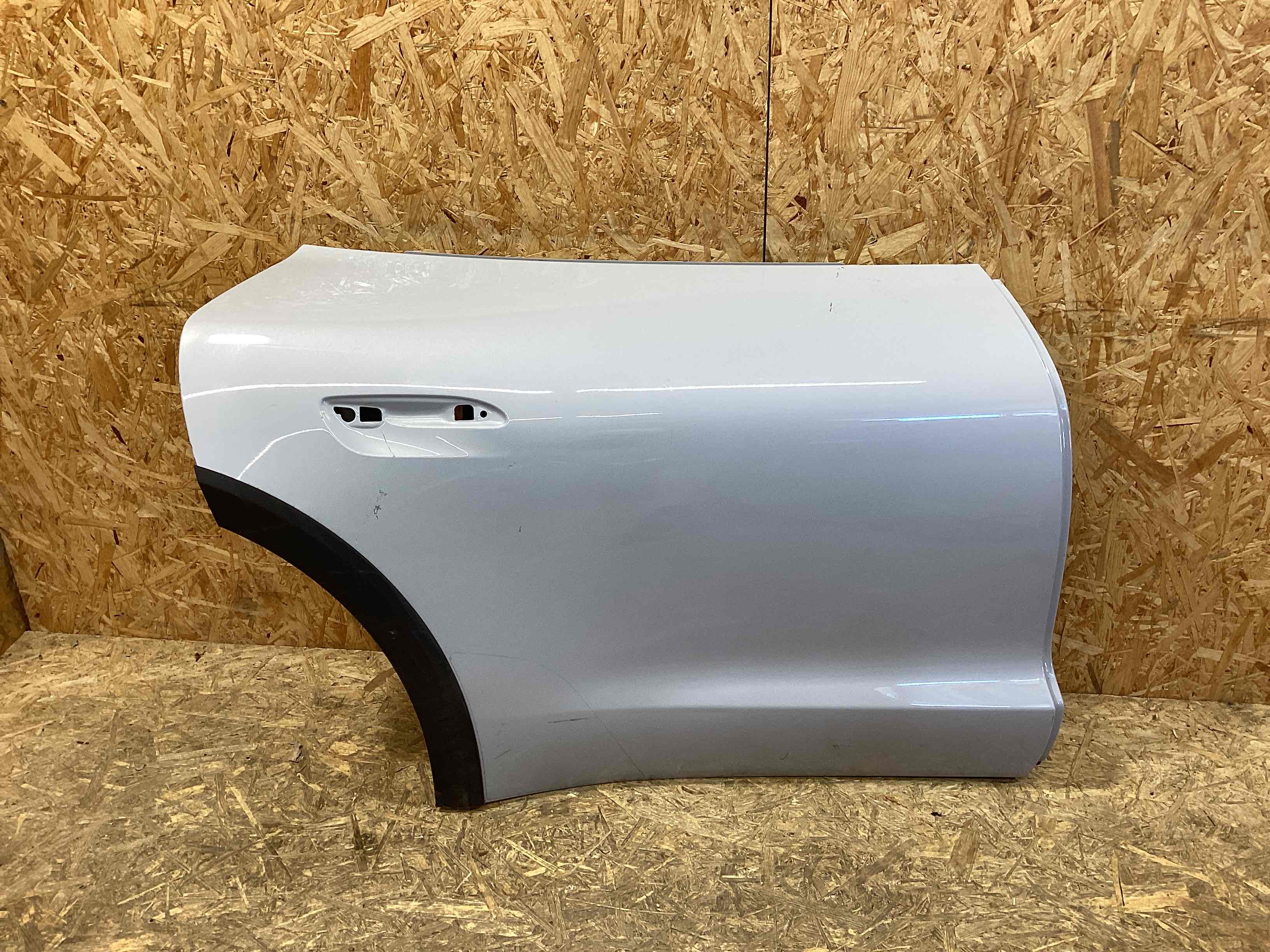 Дверь задняя правая Porsche Taycan 010725-102