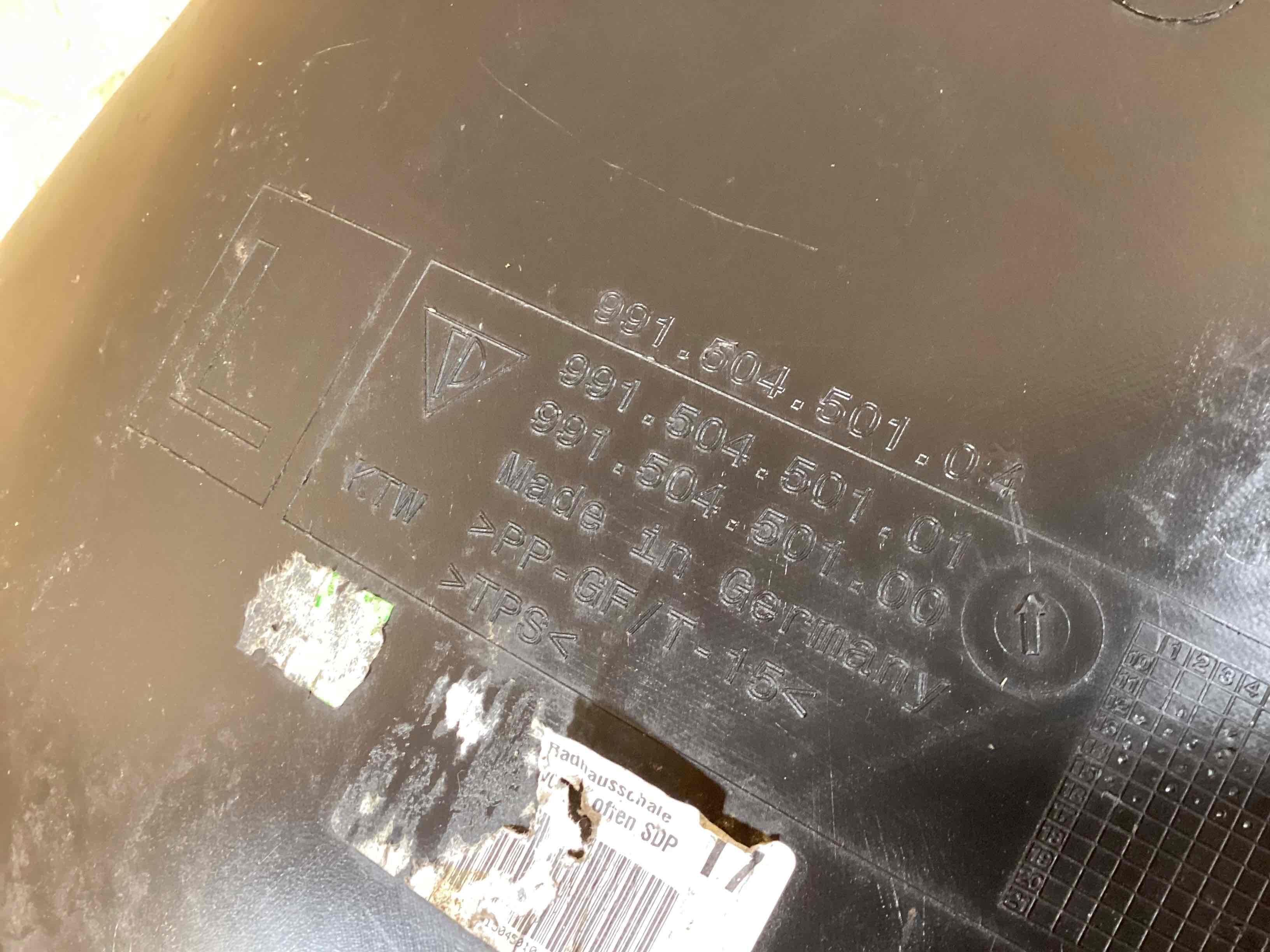 Защита арок передняя левая (подкрылок) Porsche 911 010726-113
