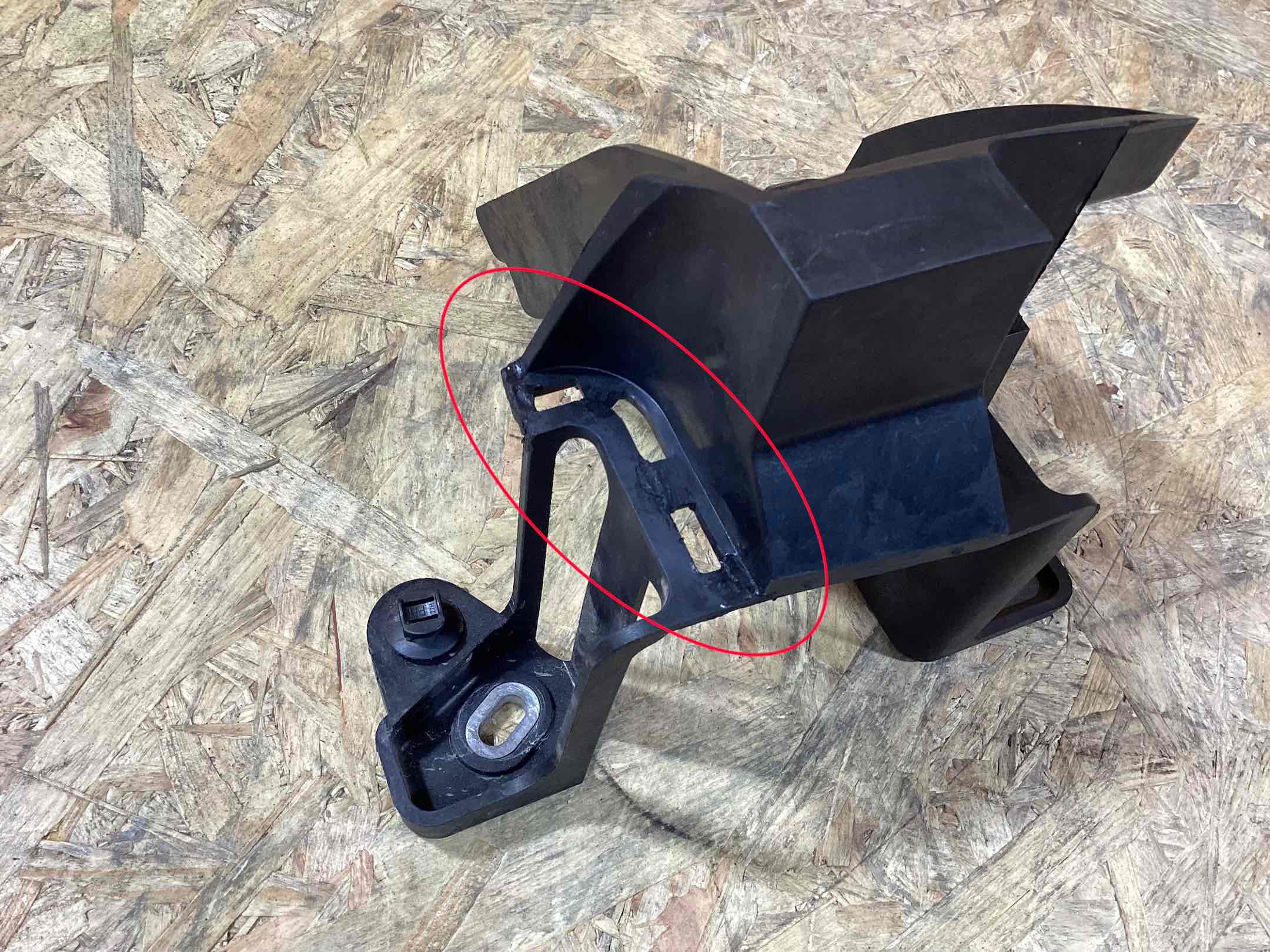 Крепление, кронштейн Porsche Cayenne 010726-127