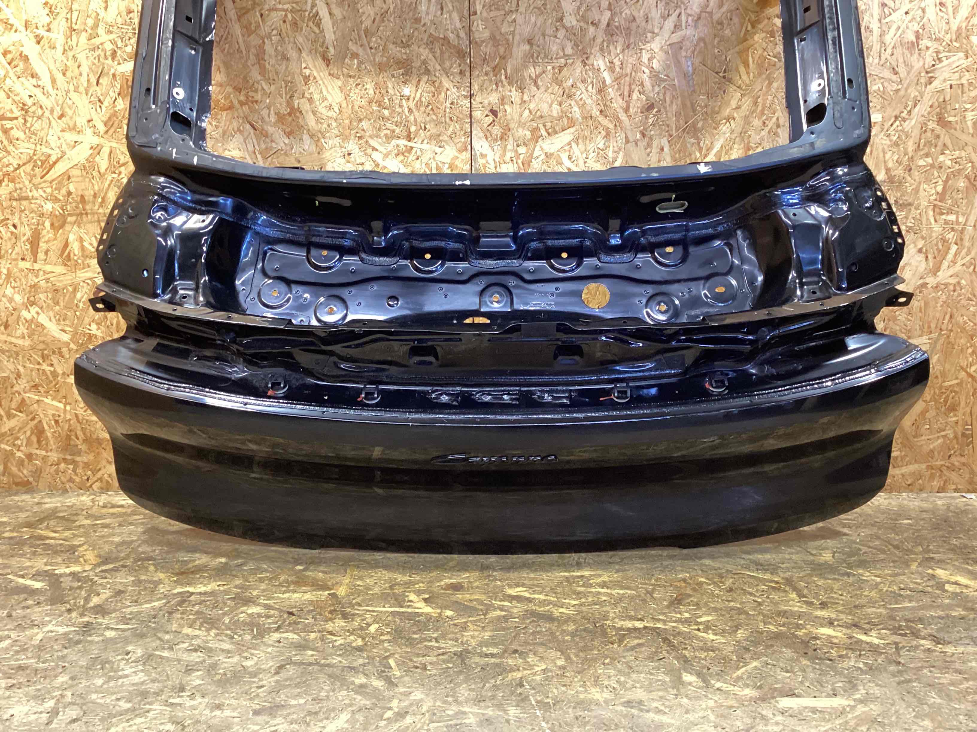 Кришка багажника, двері багажника Porsche Cayenne 010926-104