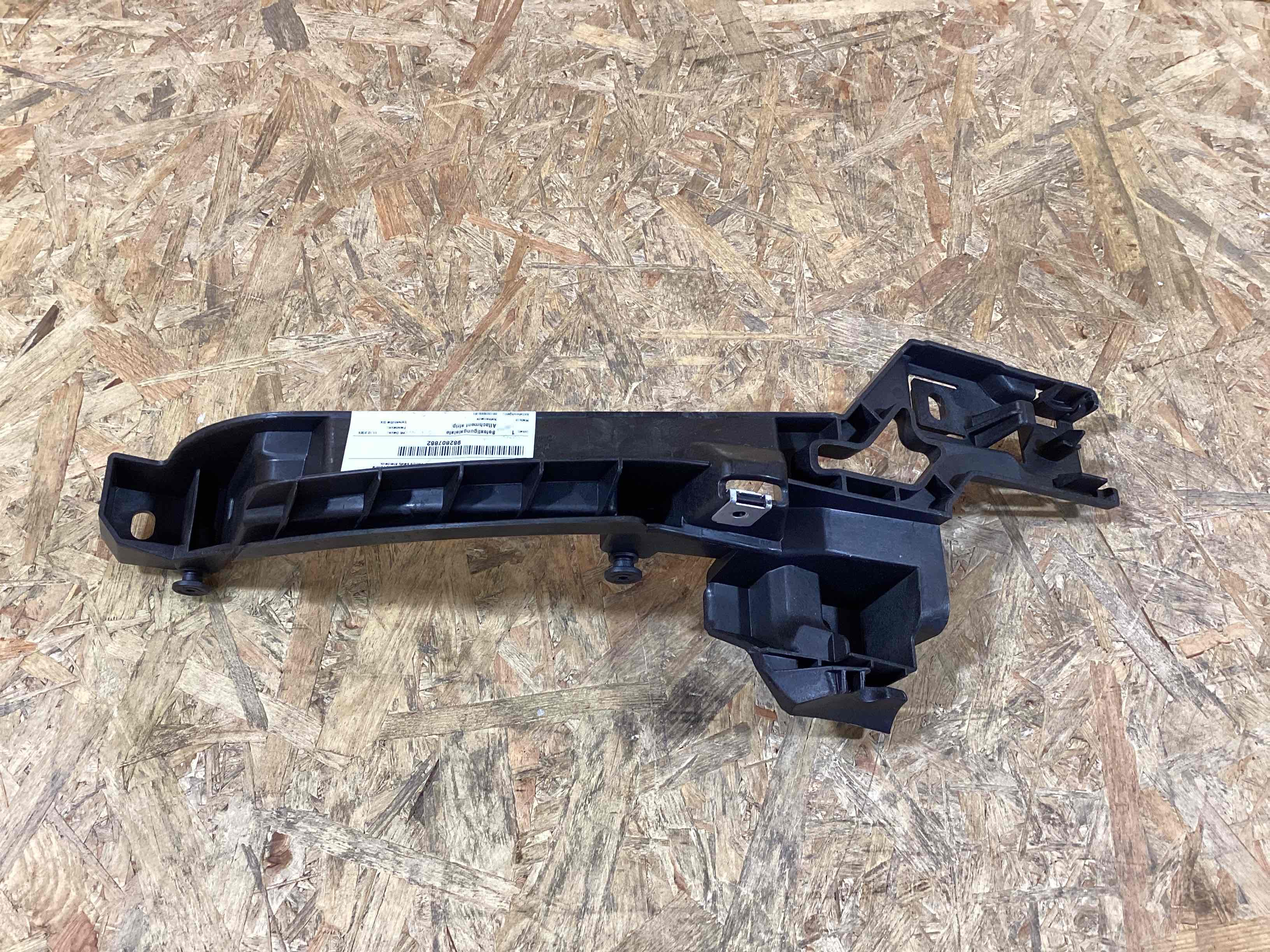 Крепление бампера Porsche Boxster 718 010926-131