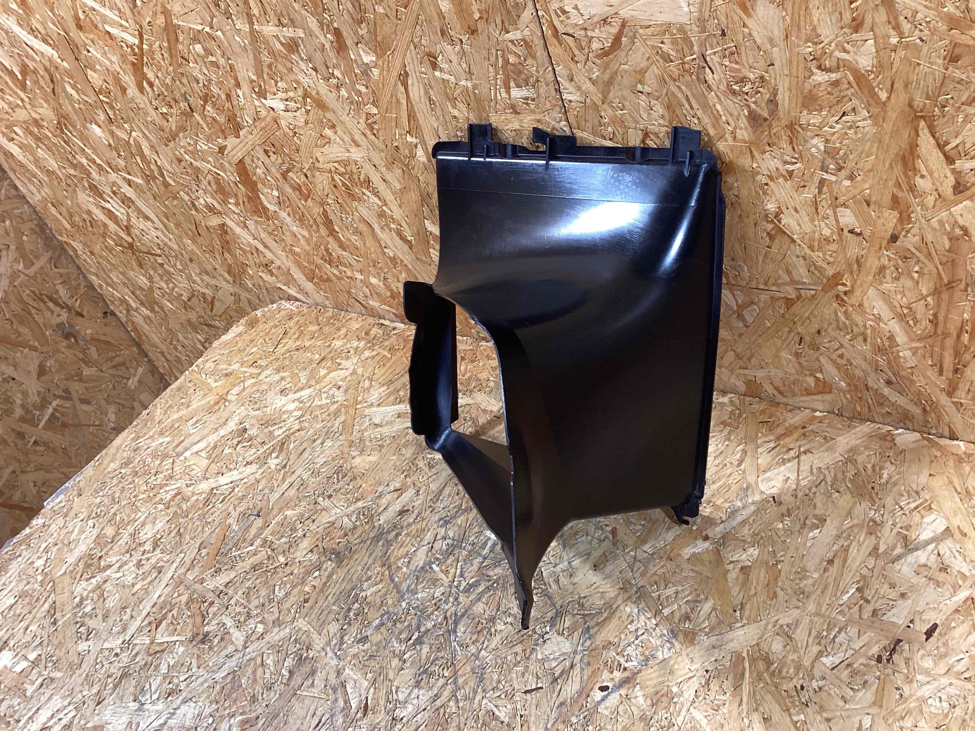 Воздуховод Porsche Macan 011025-104