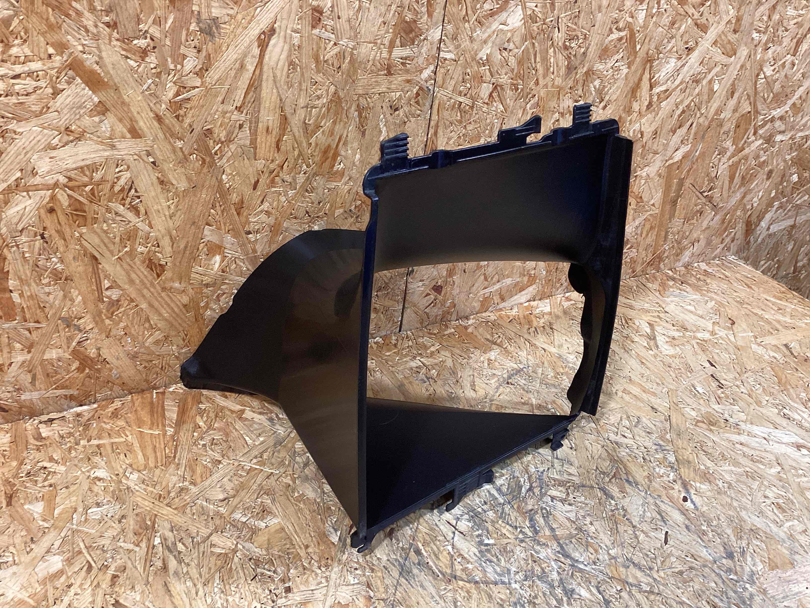 Воздуховод Porsche Macan 011025-104