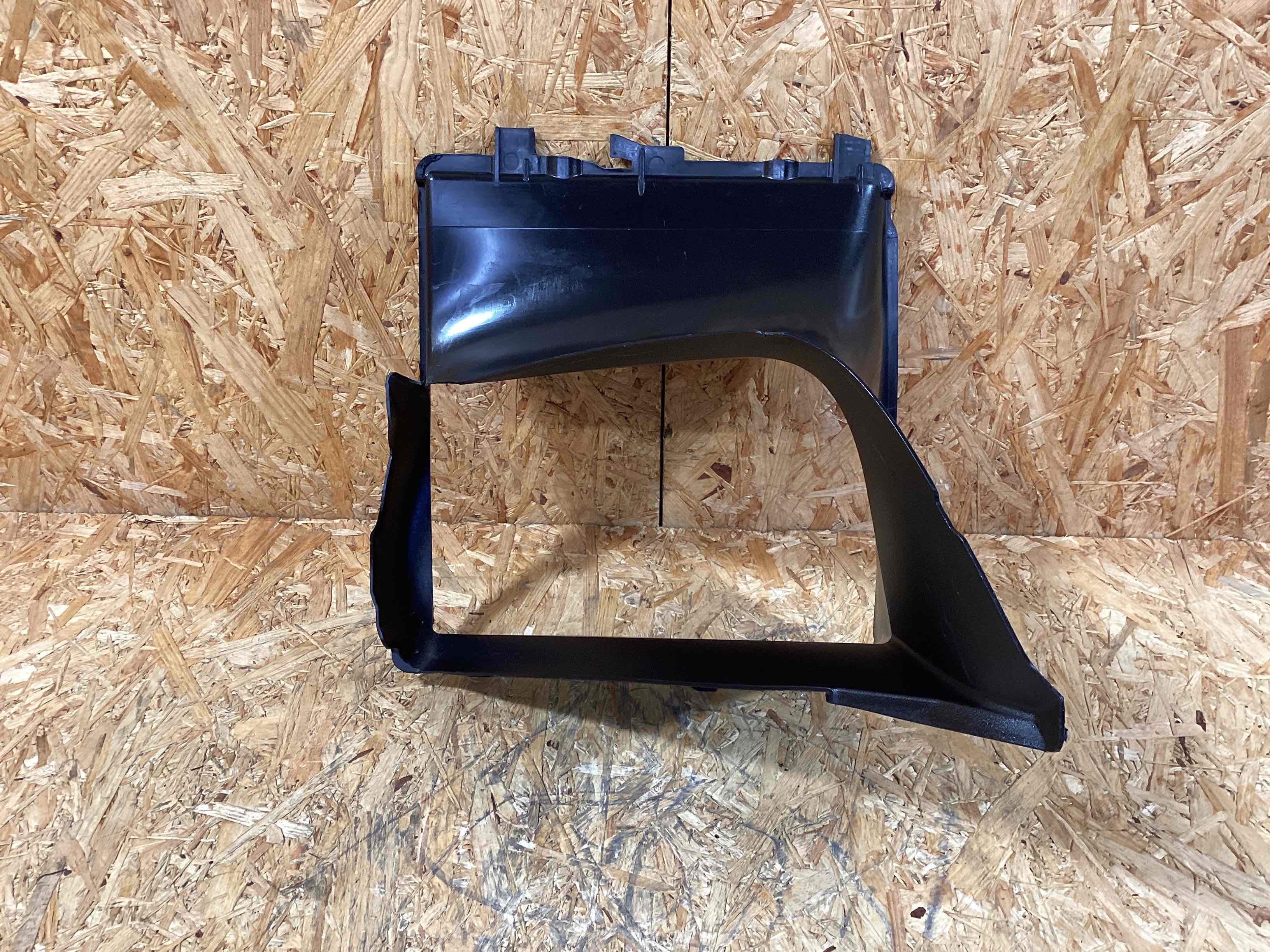 Воздуховод Porsche Macan 011025-104