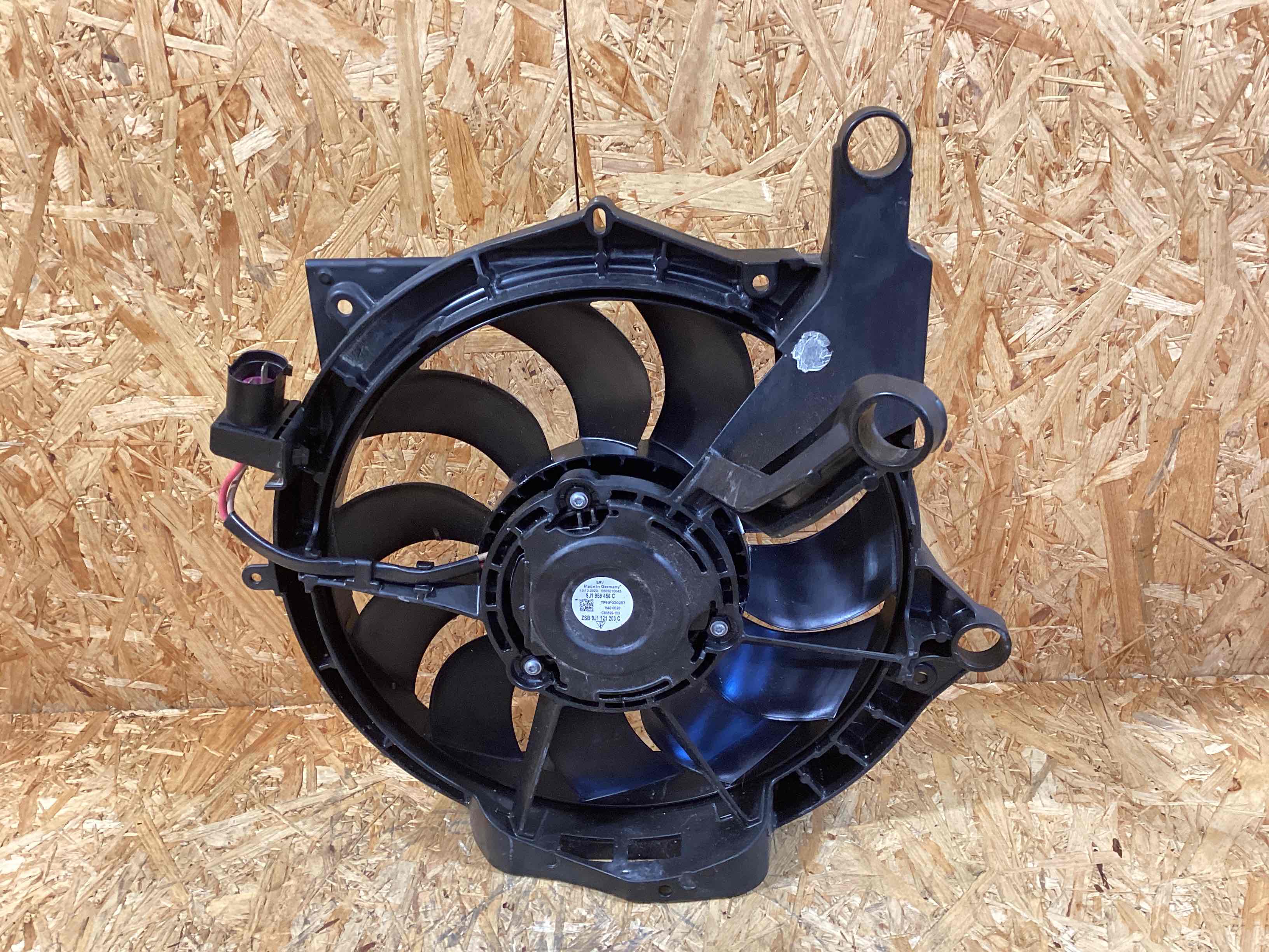 Вентилятор радиатора, вентиляторы Porsche Taycan 011025-120