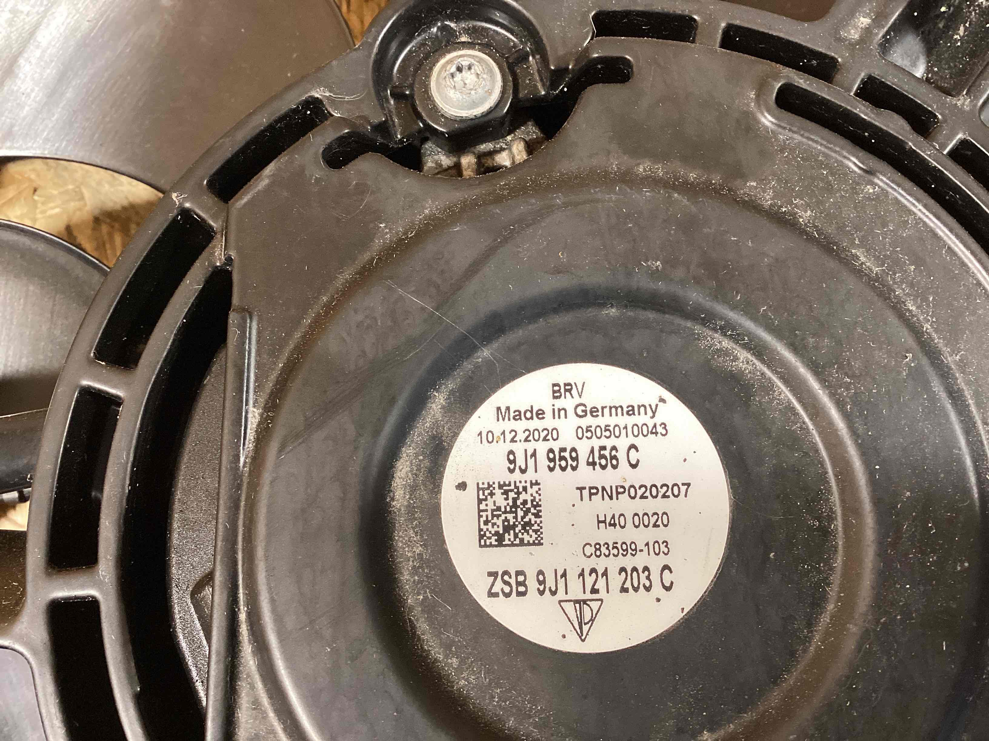 Вентилятор радиатора, вентиляторы Porsche Taycan 011025-120