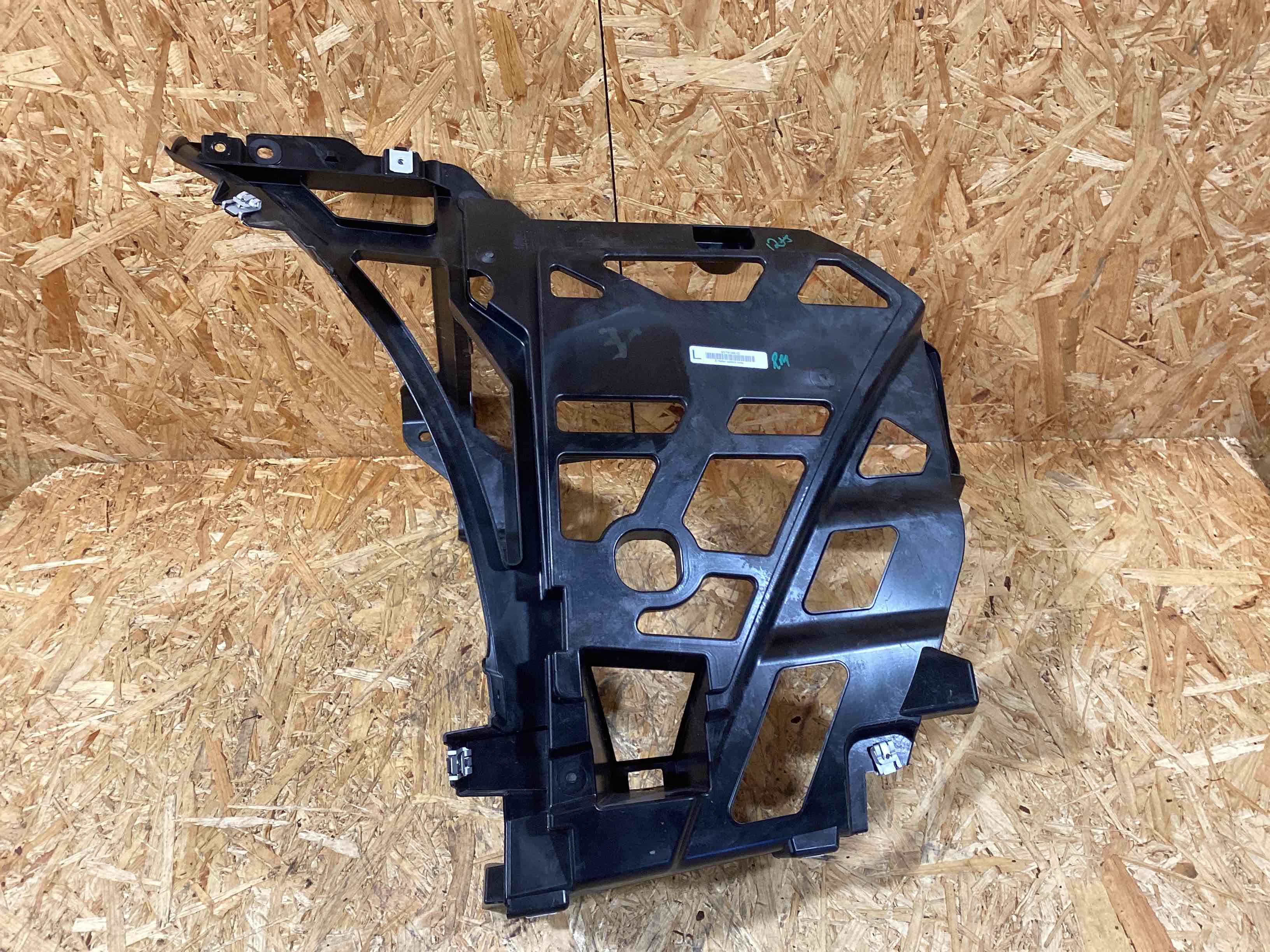 Крепление бампера Porsche 911 GT3 011025-122