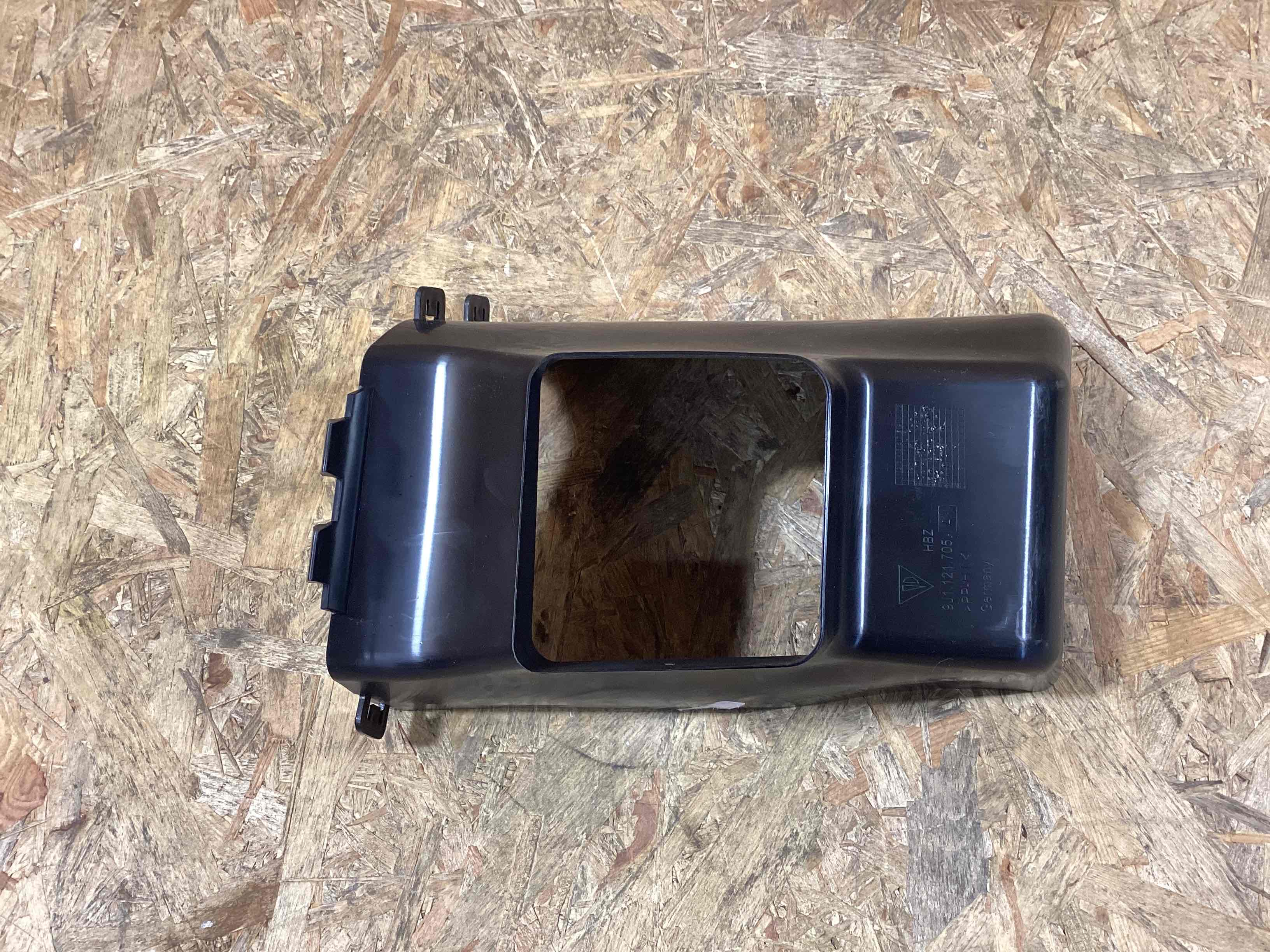 Повітропровід Porsche Taycan 011026-116