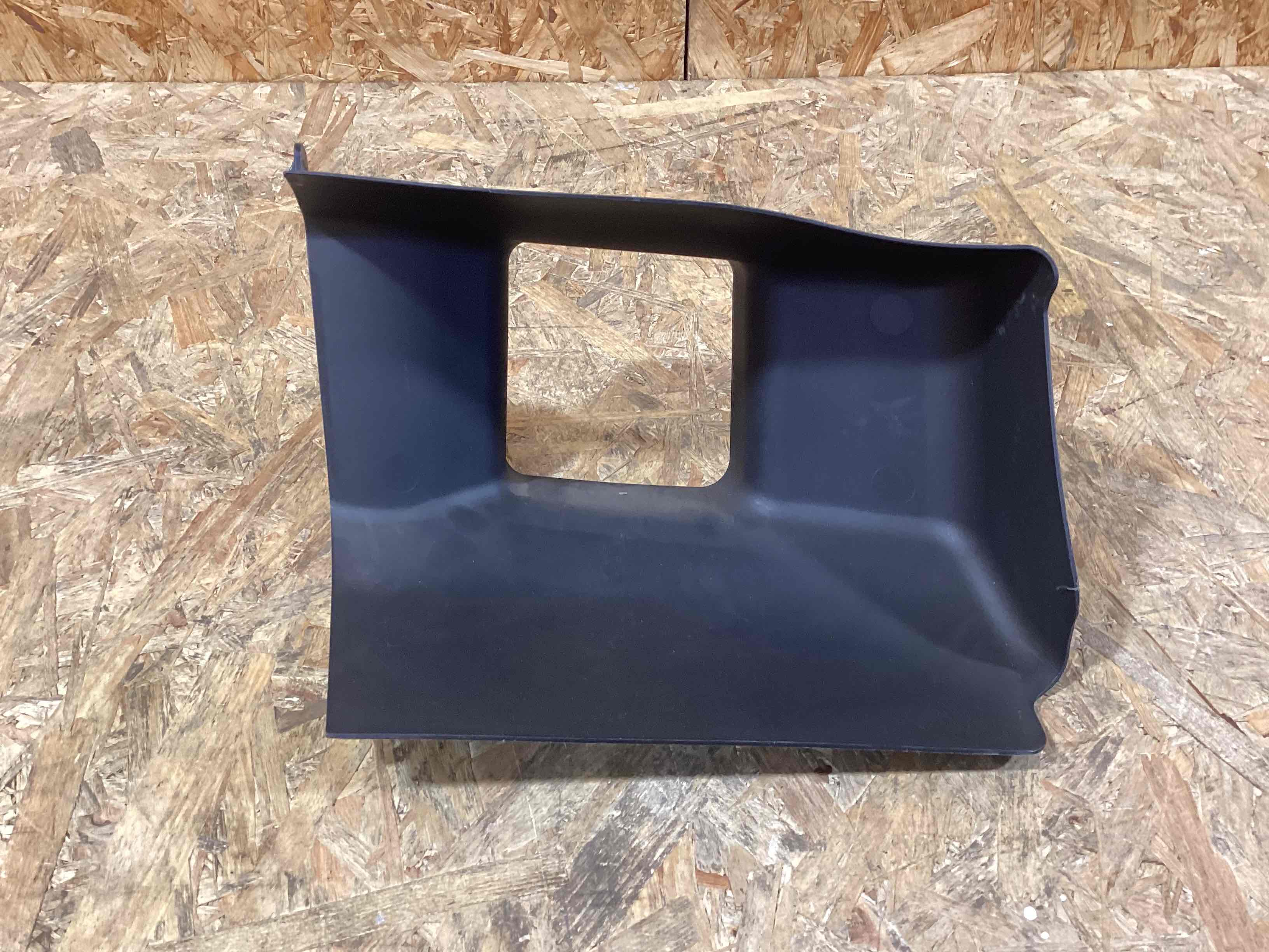 Повітропровід Porsche Taycan 011026-116