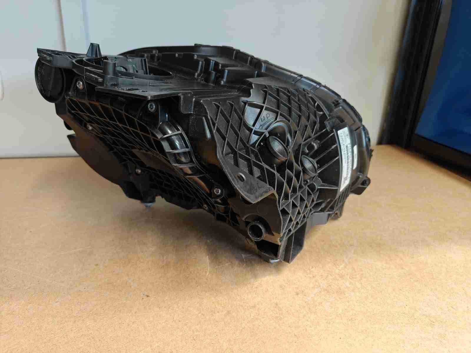 Фара левая Porsche Taycan 011026-201