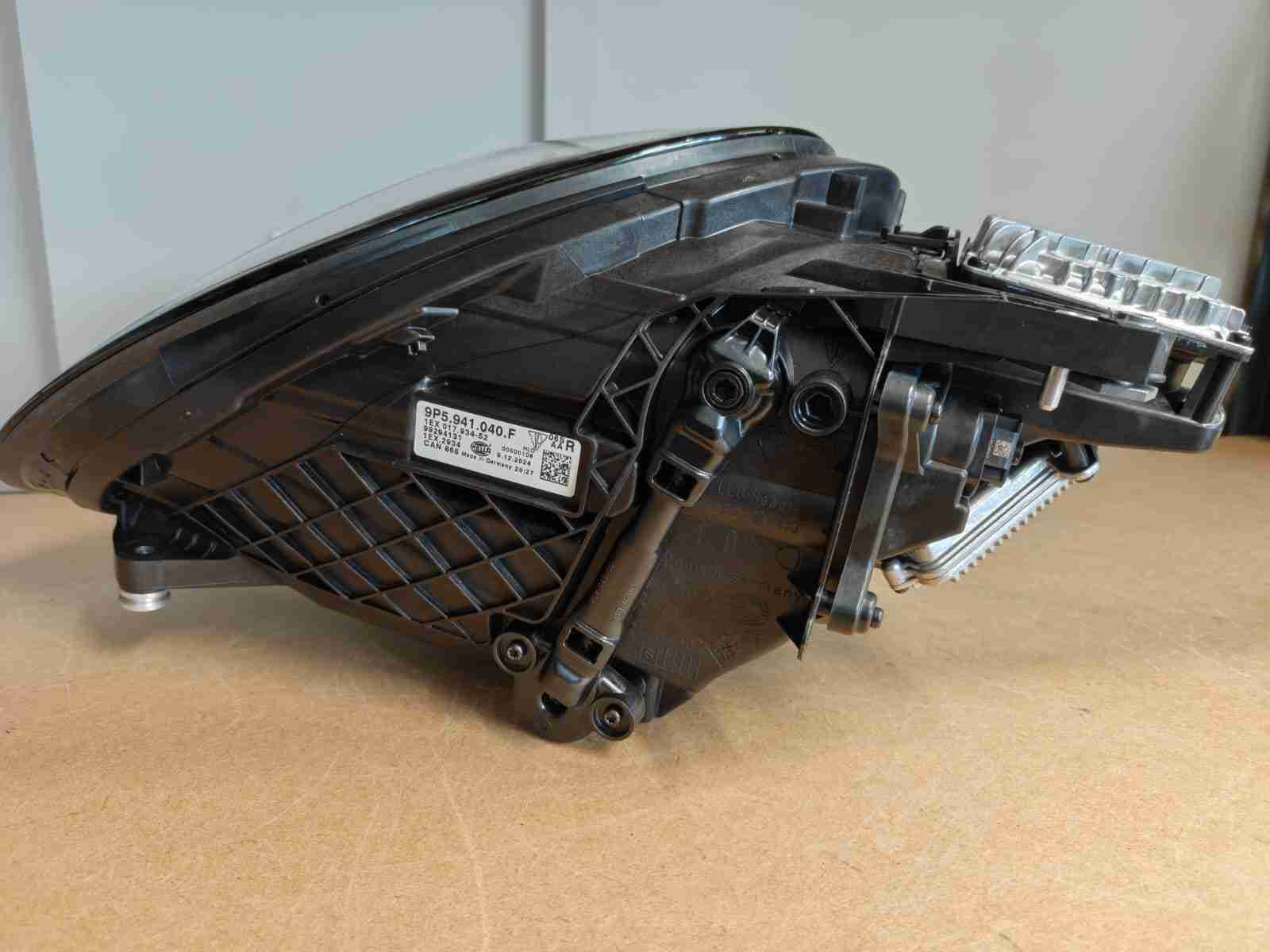 Фара права Porsche 911 011026-204