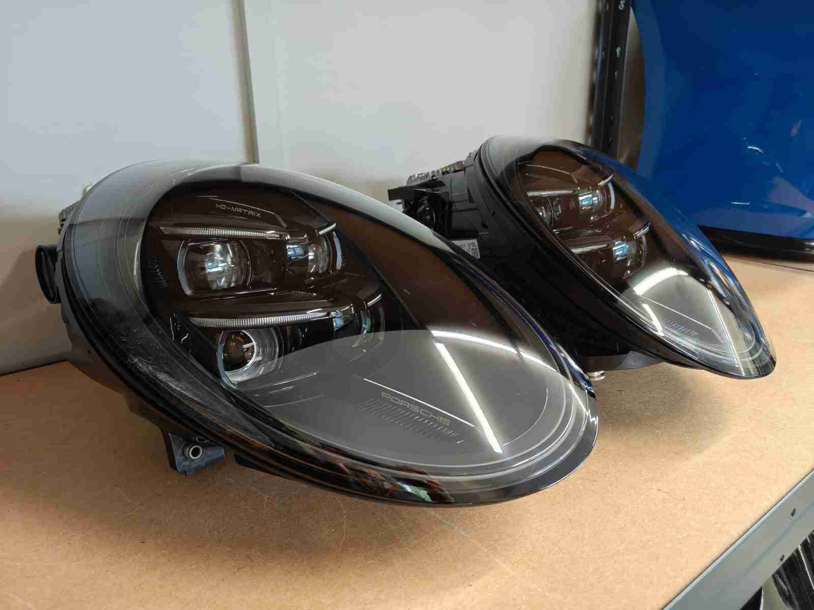 Фара ліва Porsche 911 011026-205