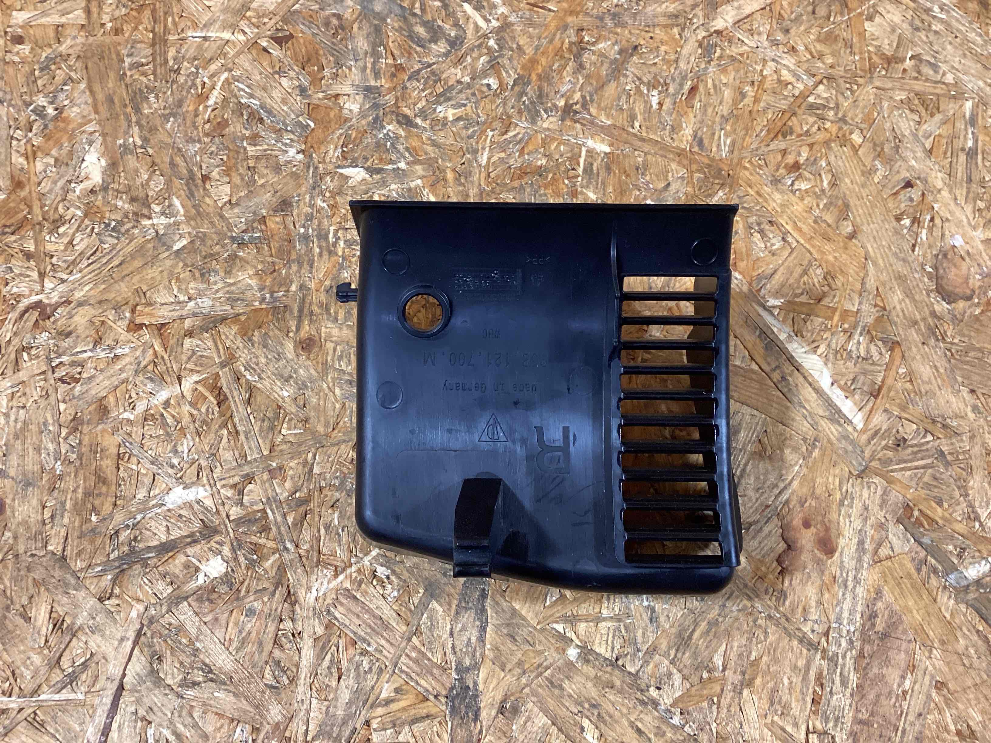 Воздуховод Porsche Macan 011225-104