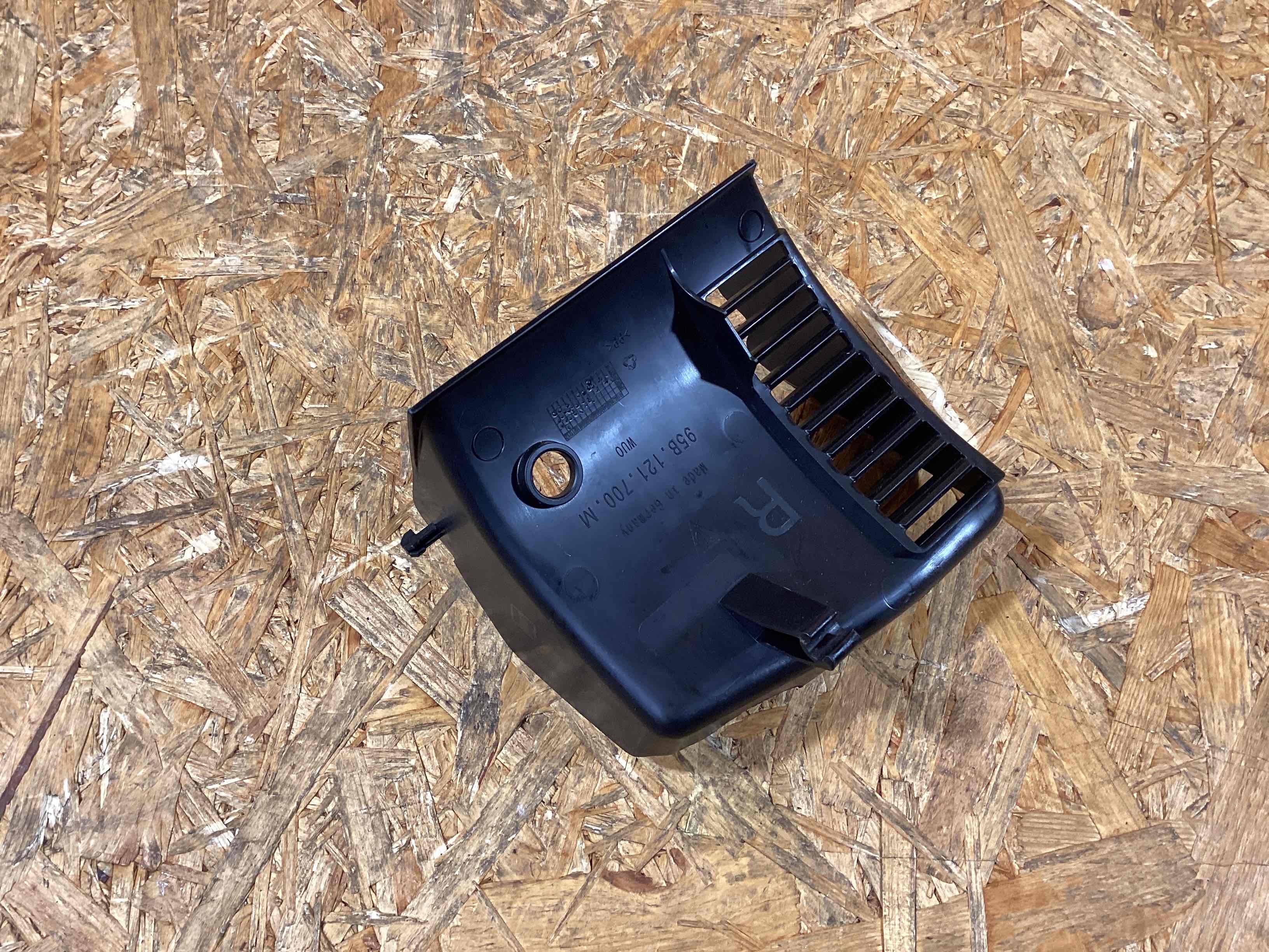 Воздуховод Porsche Macan 011225-104