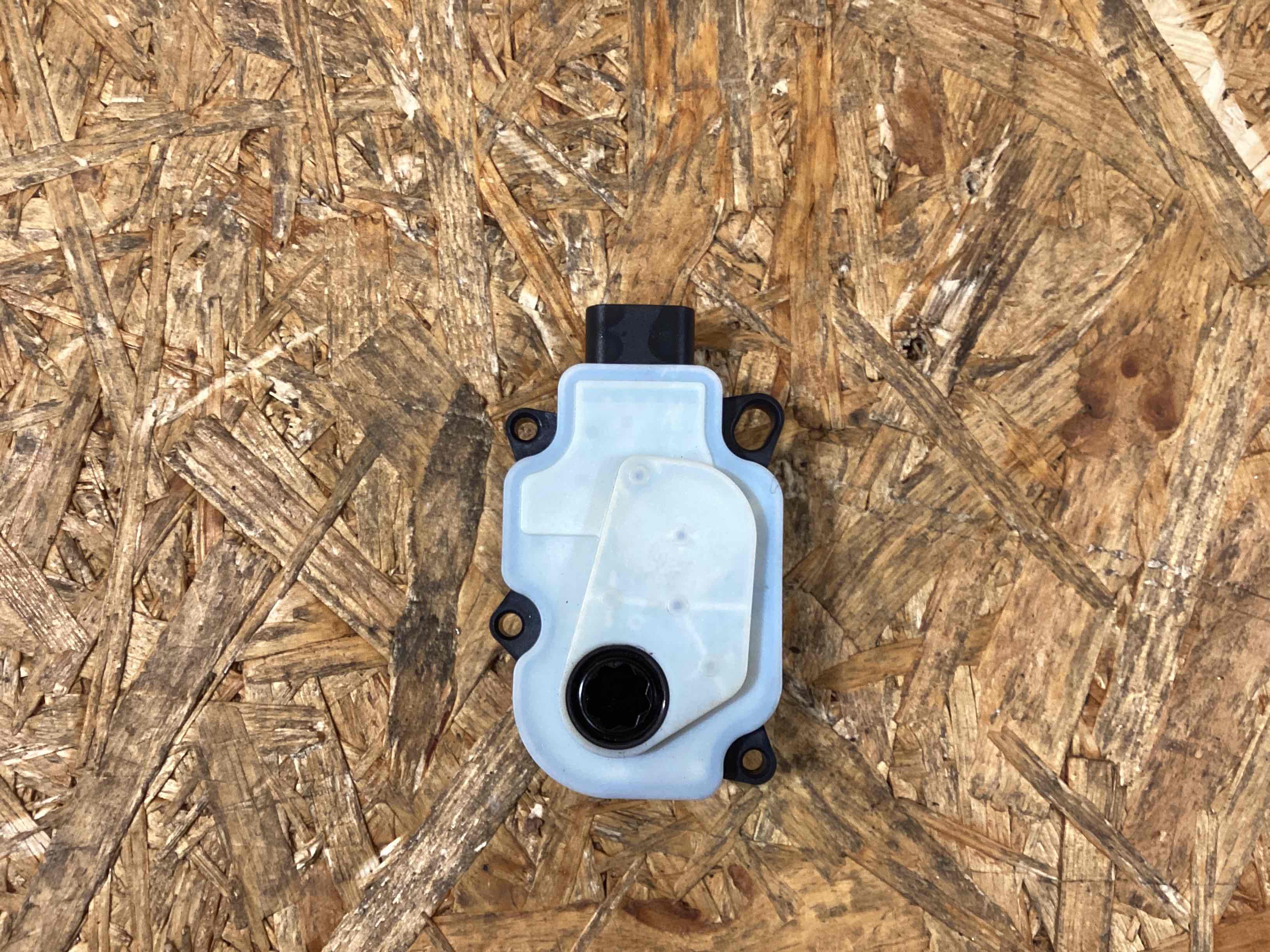 Жалюзи радиатора Porsche Macan 011225-105