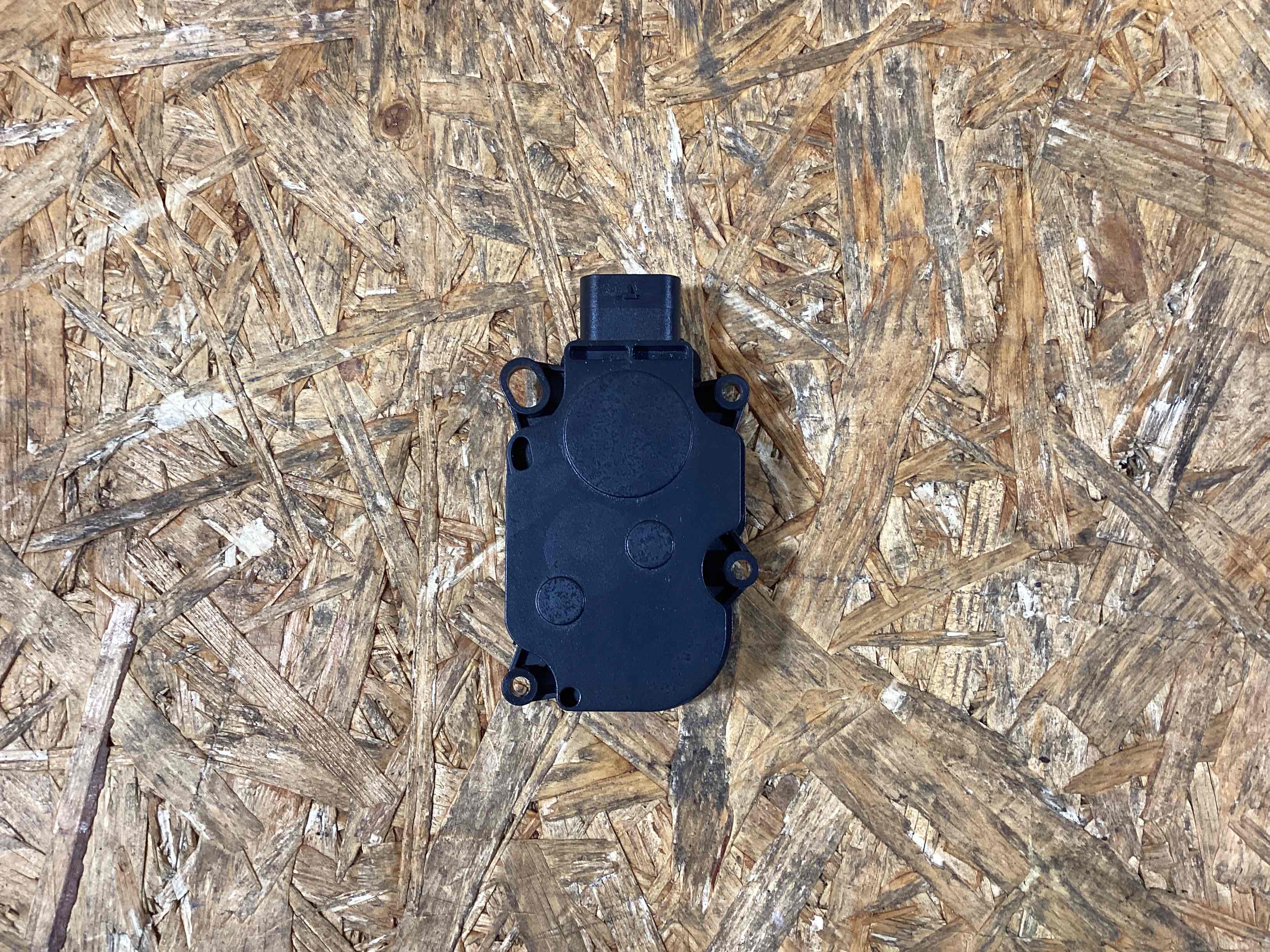 Жалюзи радиатора Porsche Macan 011225-105