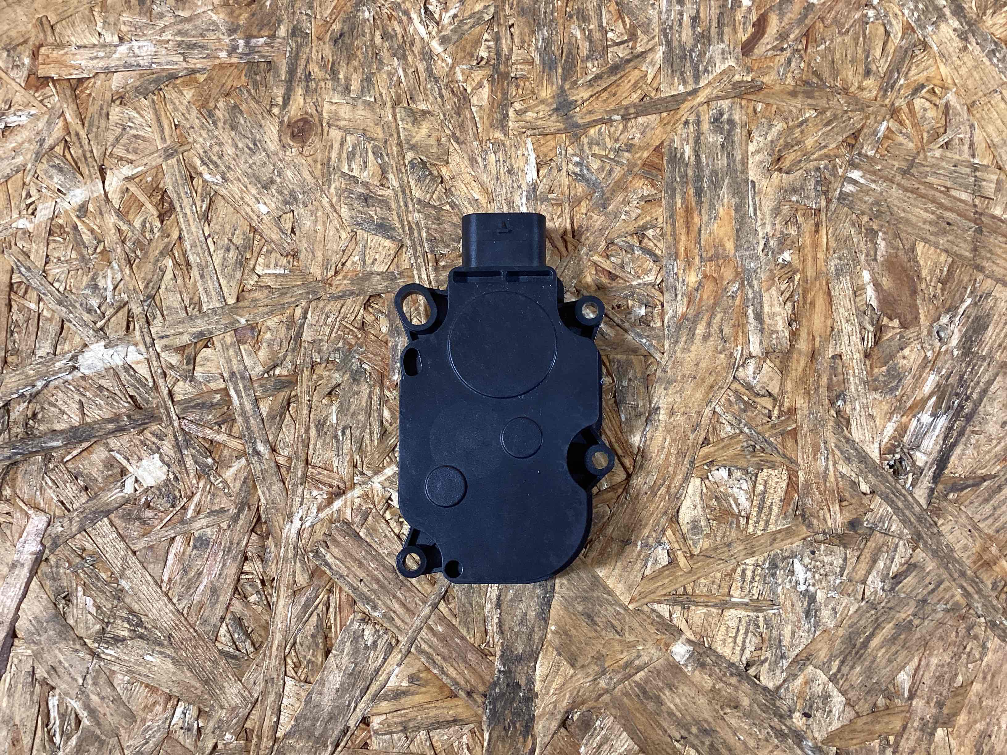 Жалюзи радиатора Porsche Macan 011225-106