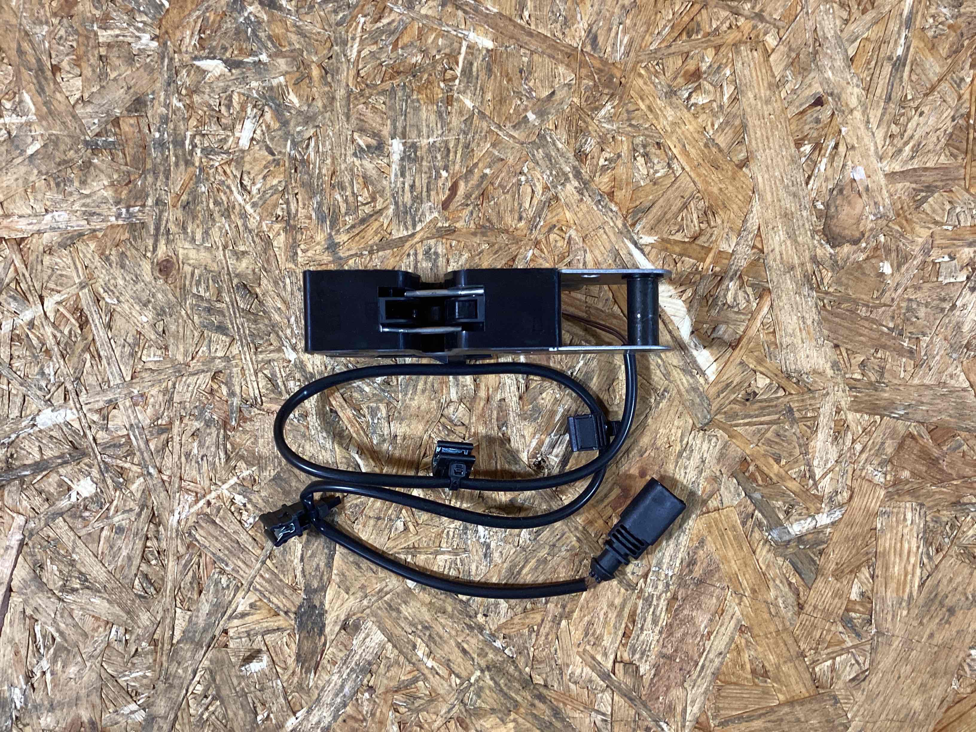 Замок капота Porsche Panamera 011225-107