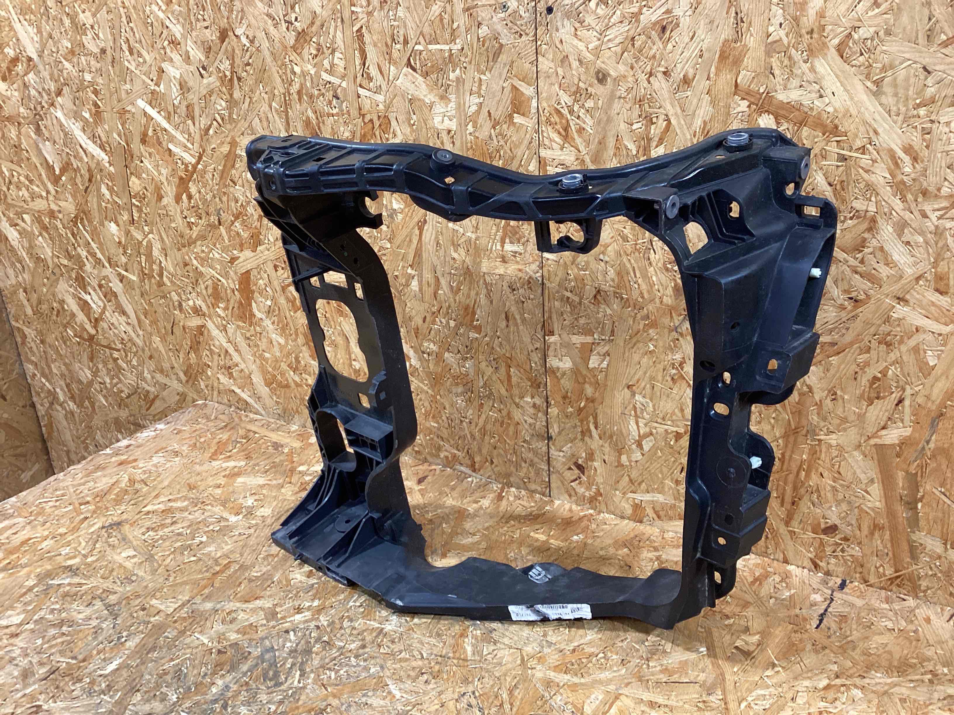 Передняя панель крепления облицовки (телевизор) Porsche Macan 011225-114