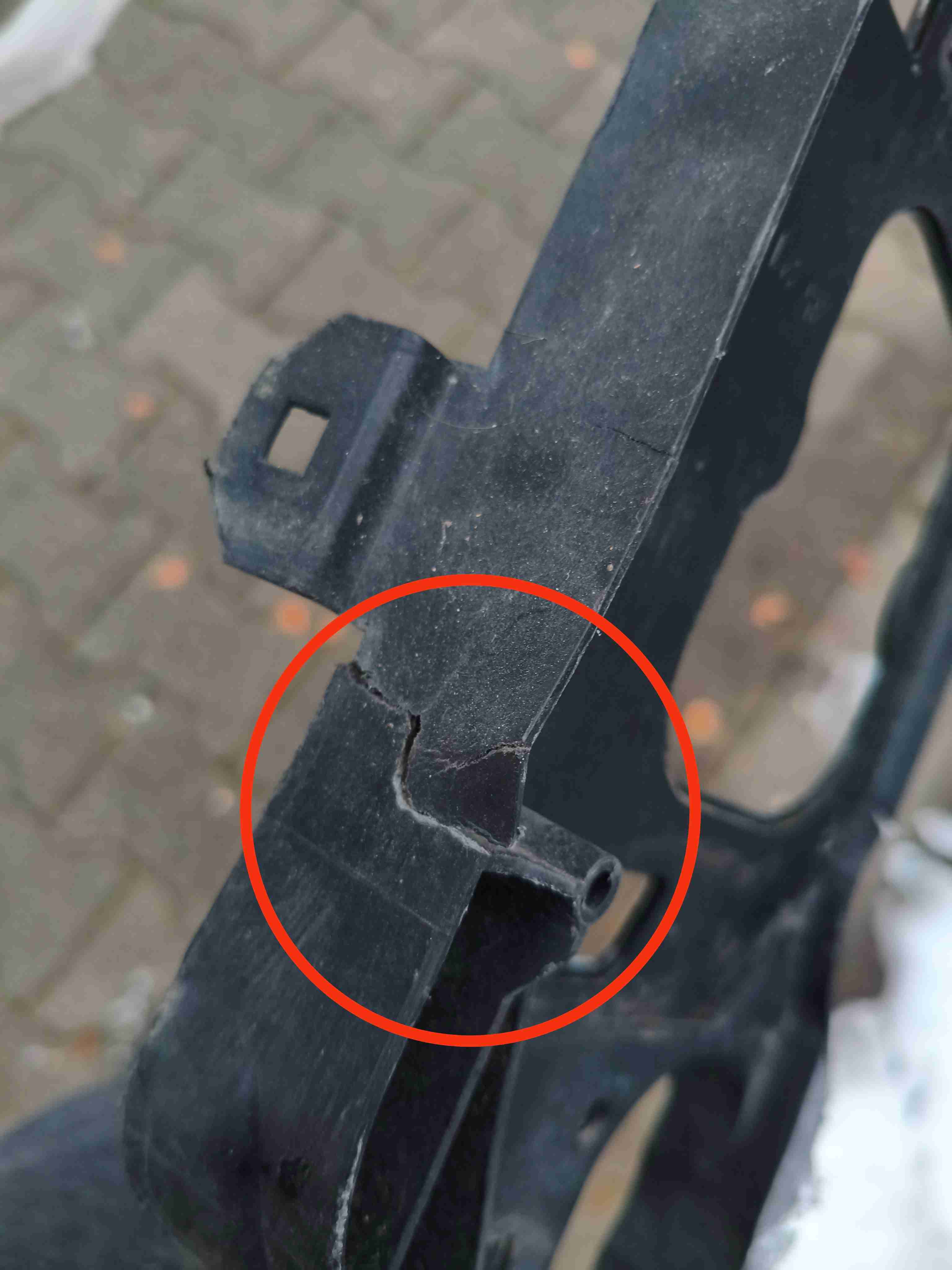 Передняя панель крепления облицовки (телевизор) Porsche Macan 011225-115