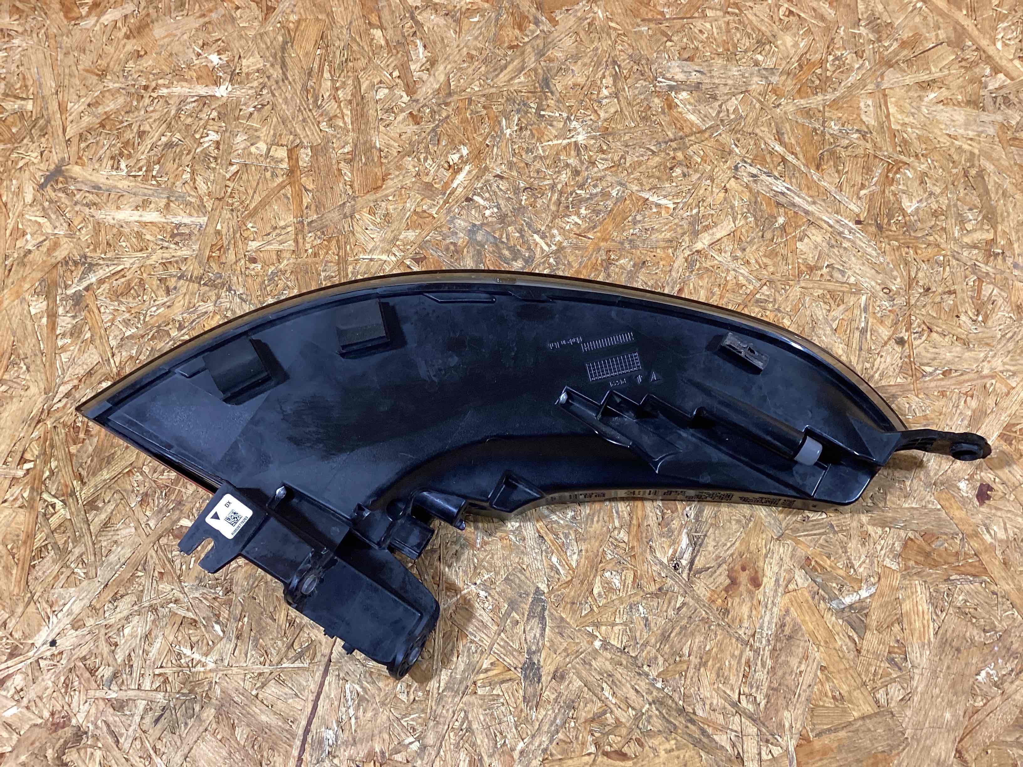 Фонарь задний правый Porsche Panamera 011225-116