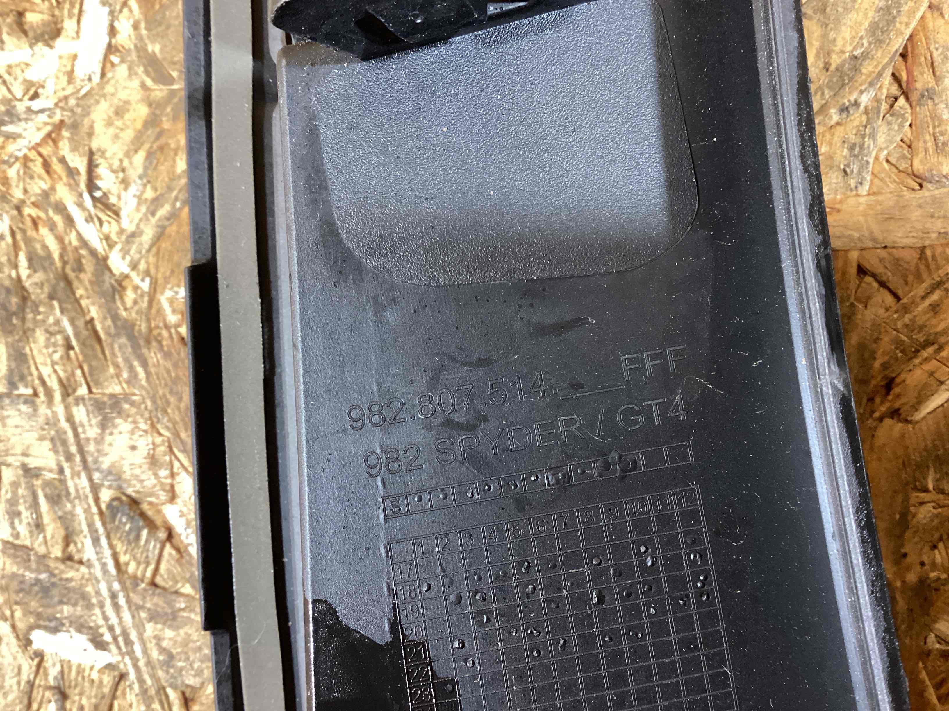 Заглушка, вставка (решетка) в бампер Porsche Cayman GT4 020226-115