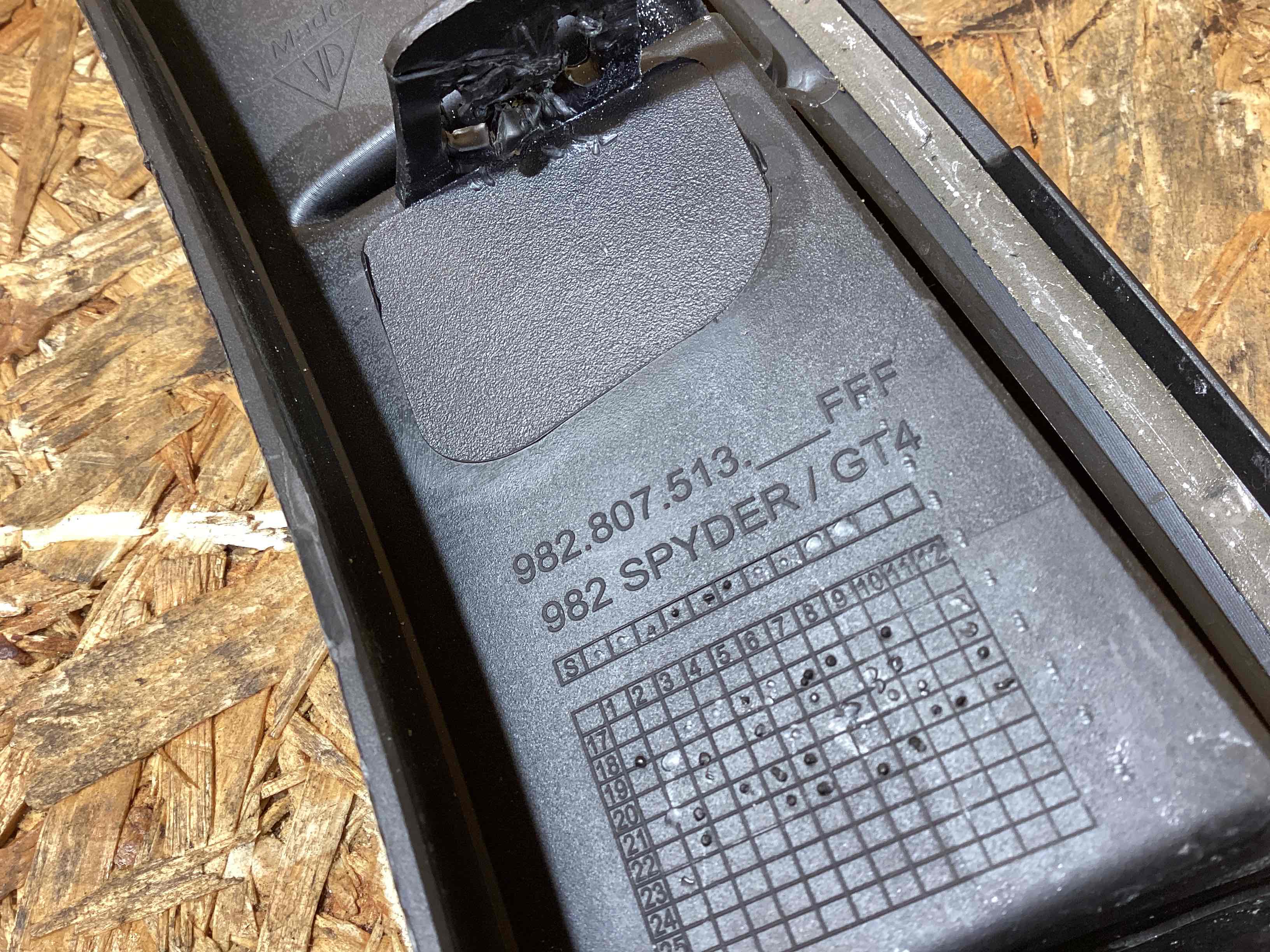 Заглушка, вставка (решетка) в бампер Porsche Cayman GT4 020226-116