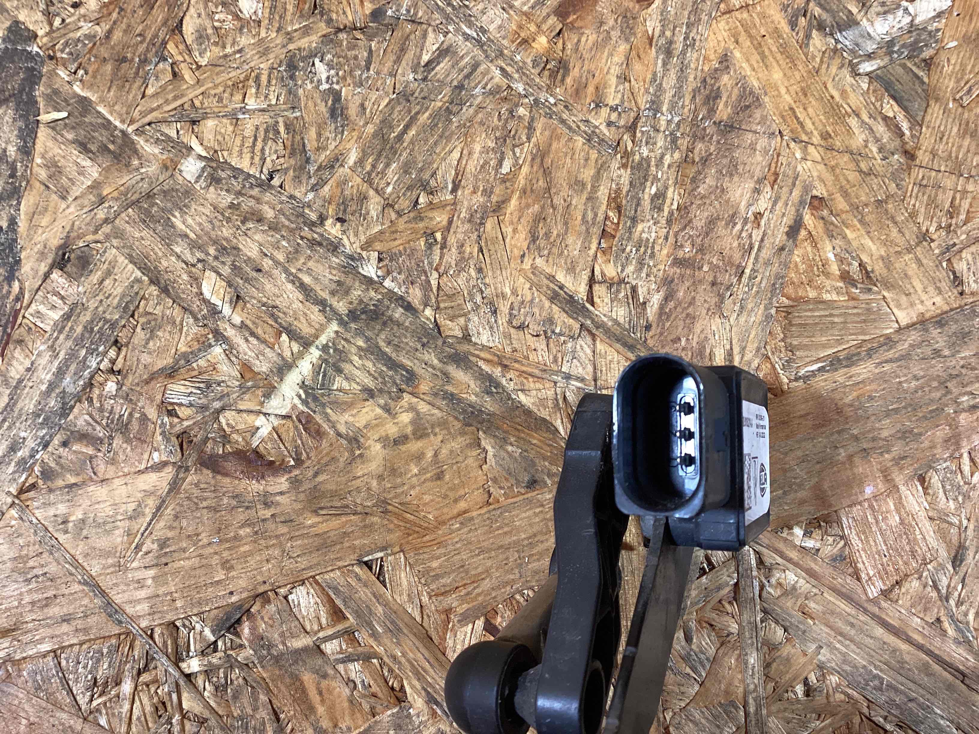 Датчик уровня подвески (клиренса) Porsche 911 020226-120