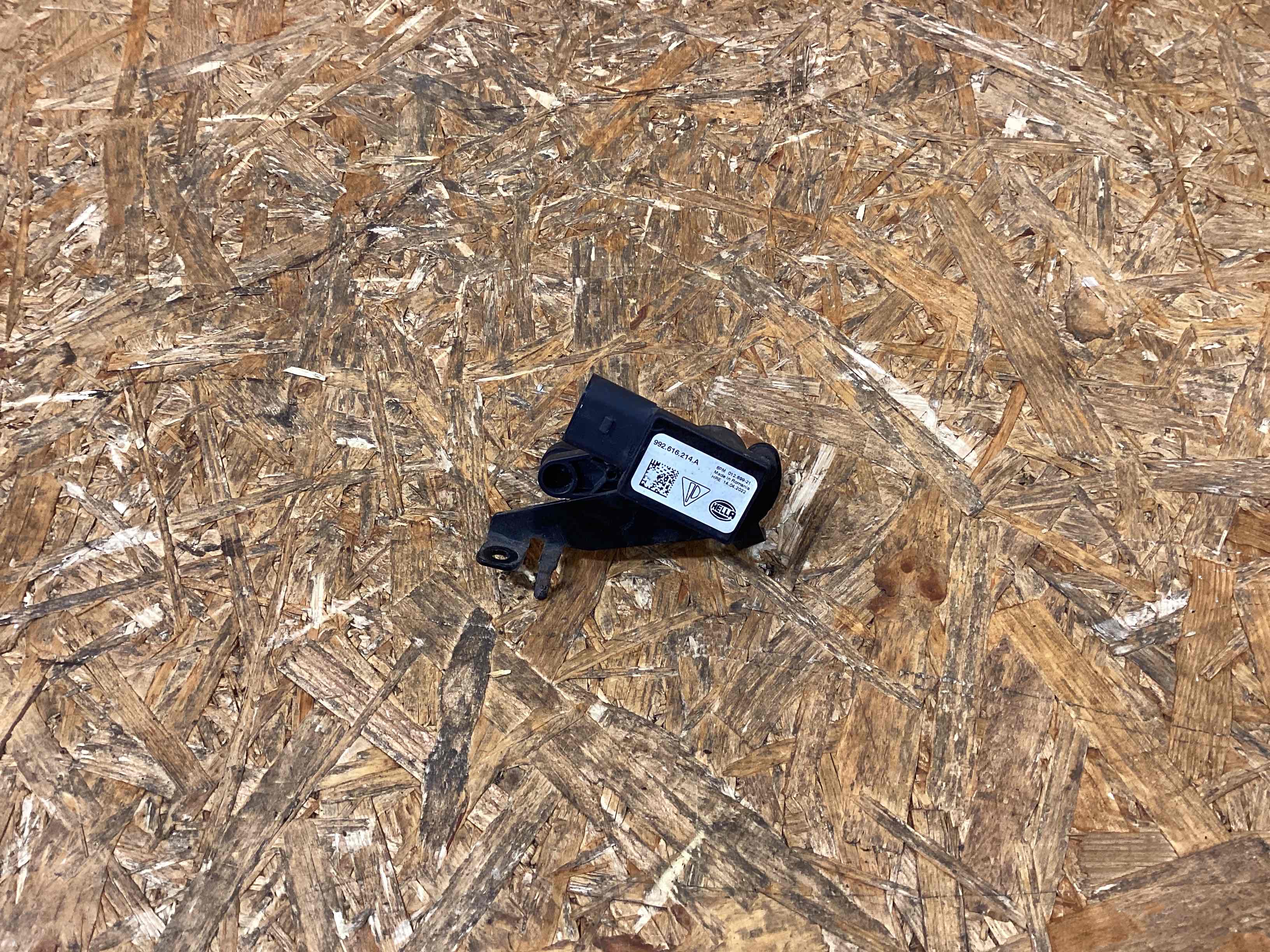 Датчик уровня подвески (клиренса) Porsche 911 020226-120