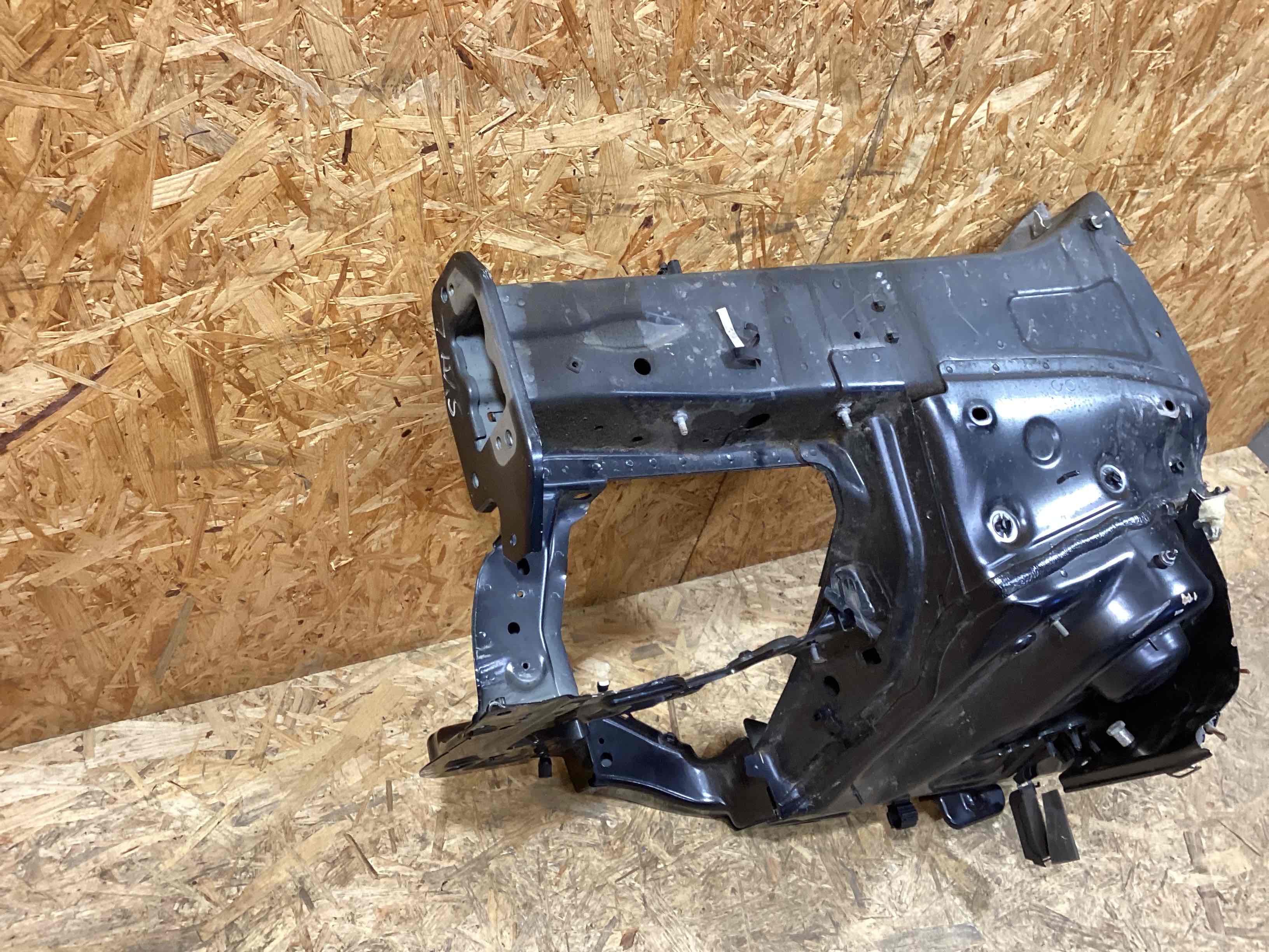 Лонжерон левый Porsche Macan 020326-101