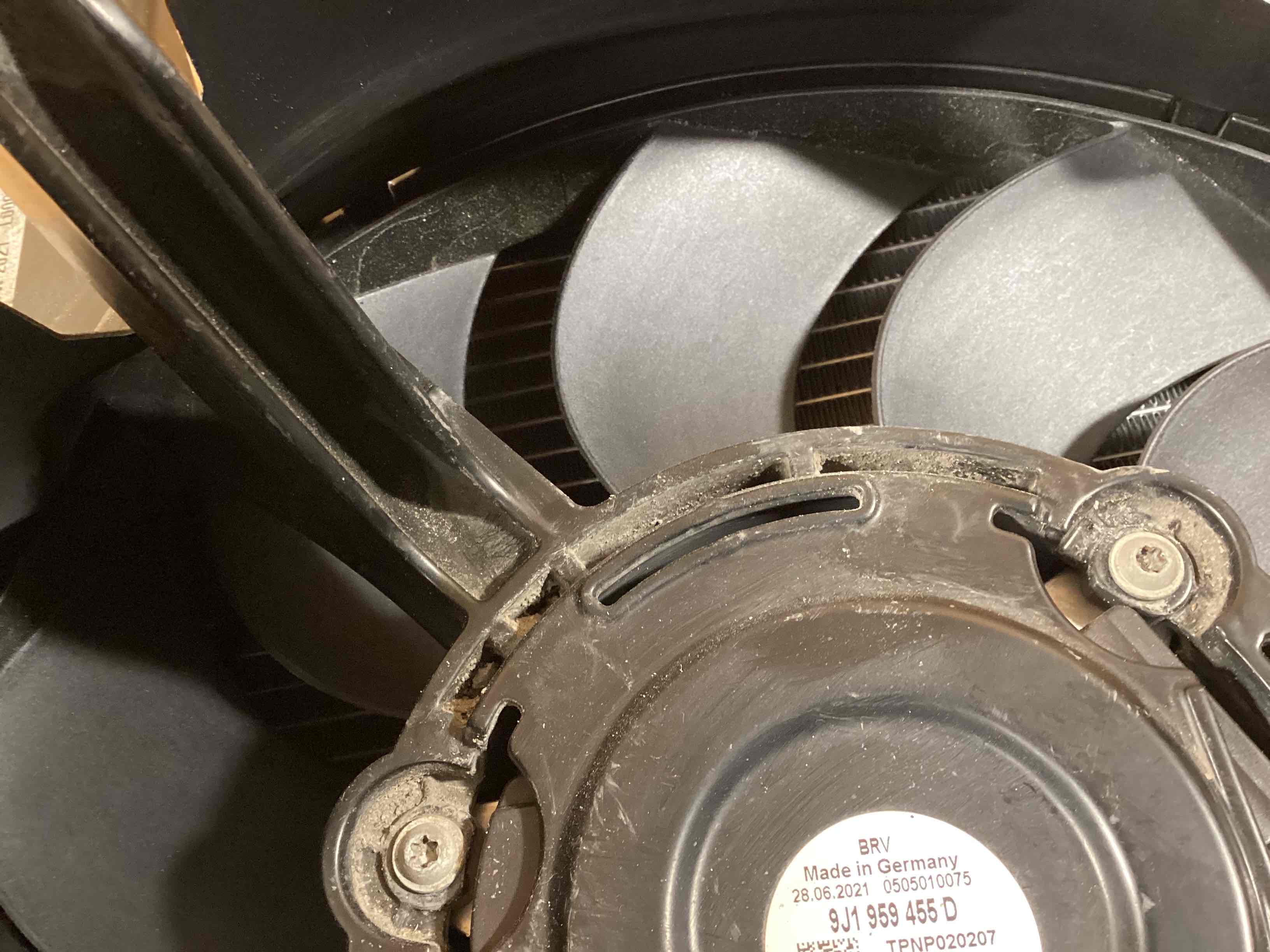 Кассета радиаторов Porsche Taycan 020326-103